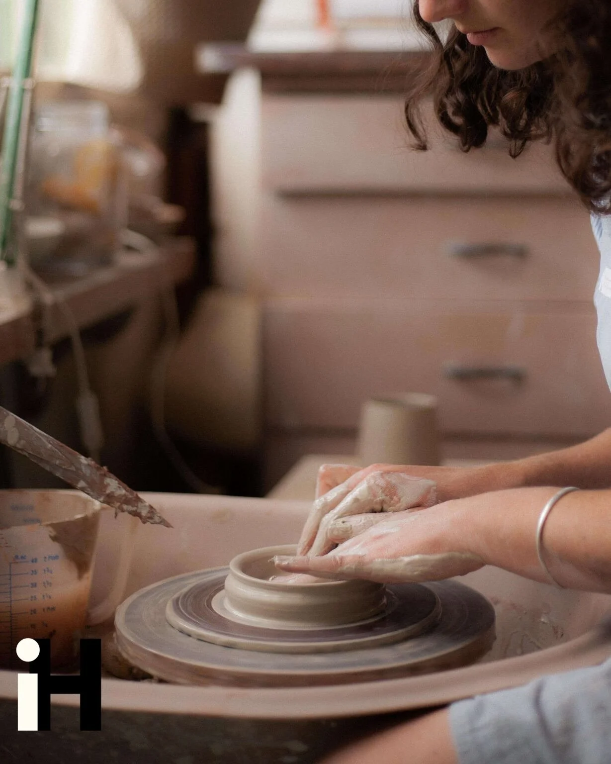 x Studio 573! 

Nestled in the heart of Helmsley, Studio 573 is a calm, creative space led by artist and maker @ionaceramics and the technical whizz @aaron.hedgecock . Iona&rsquo;s beautiful ceramics and workshops celebrate mindfulness, texture, and 