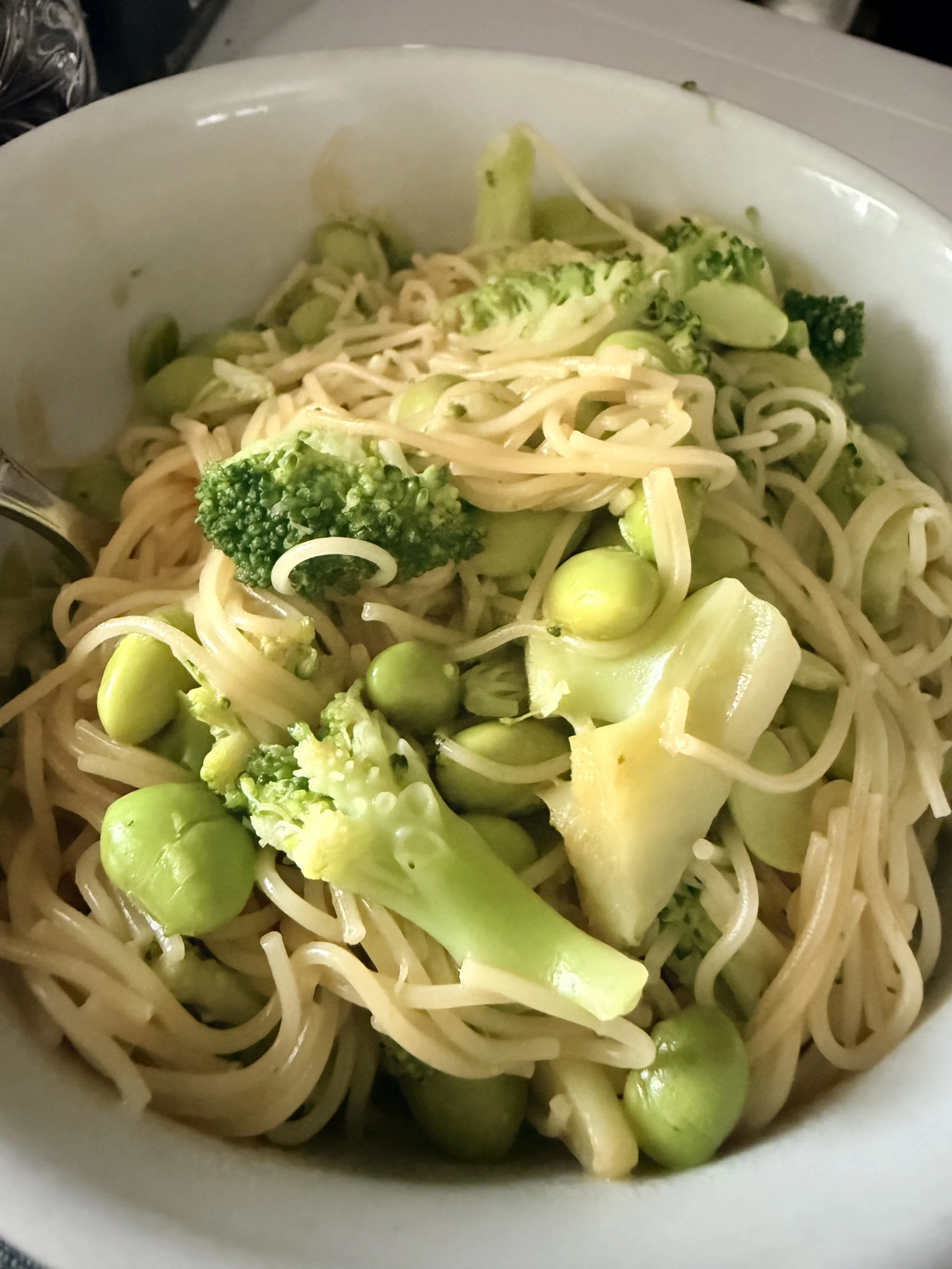 First Trimester Survival Guide: Real Tips for Nausea, Exhaustion &amp; Food Aversions