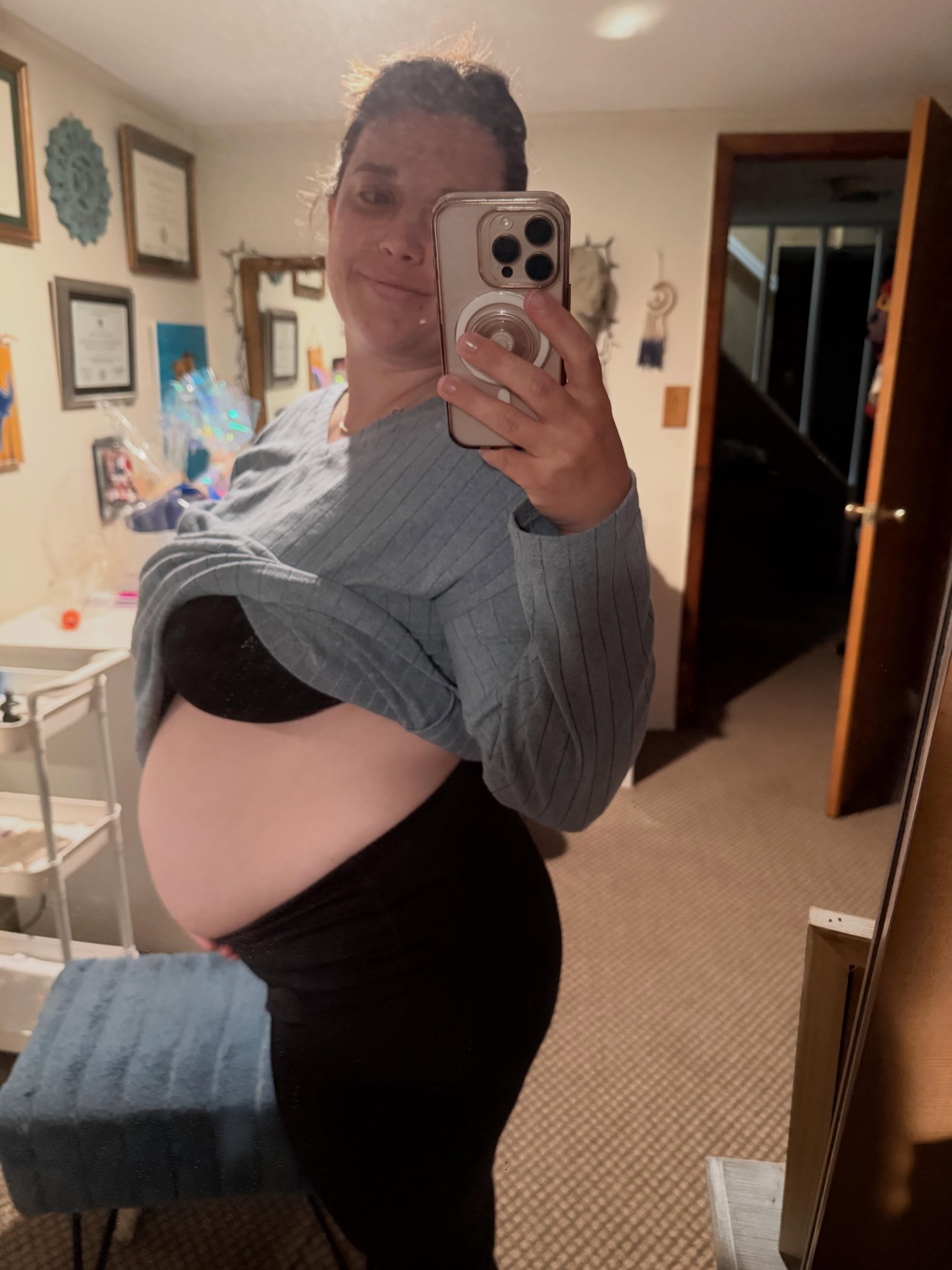 20 weeks pregnant with baby number two!!! I can&rsquo;t believe he&rsquo;s halfway here already 😅🤭 honestly sometimes I forget I&rsquo;m pregnant until I try to roll over or stand up, or throw up because yes that&rsquo;s still happening (although i