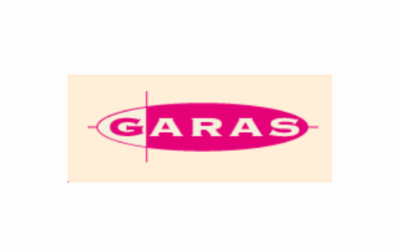 Garas logo in pink and white with a search crosshair design.