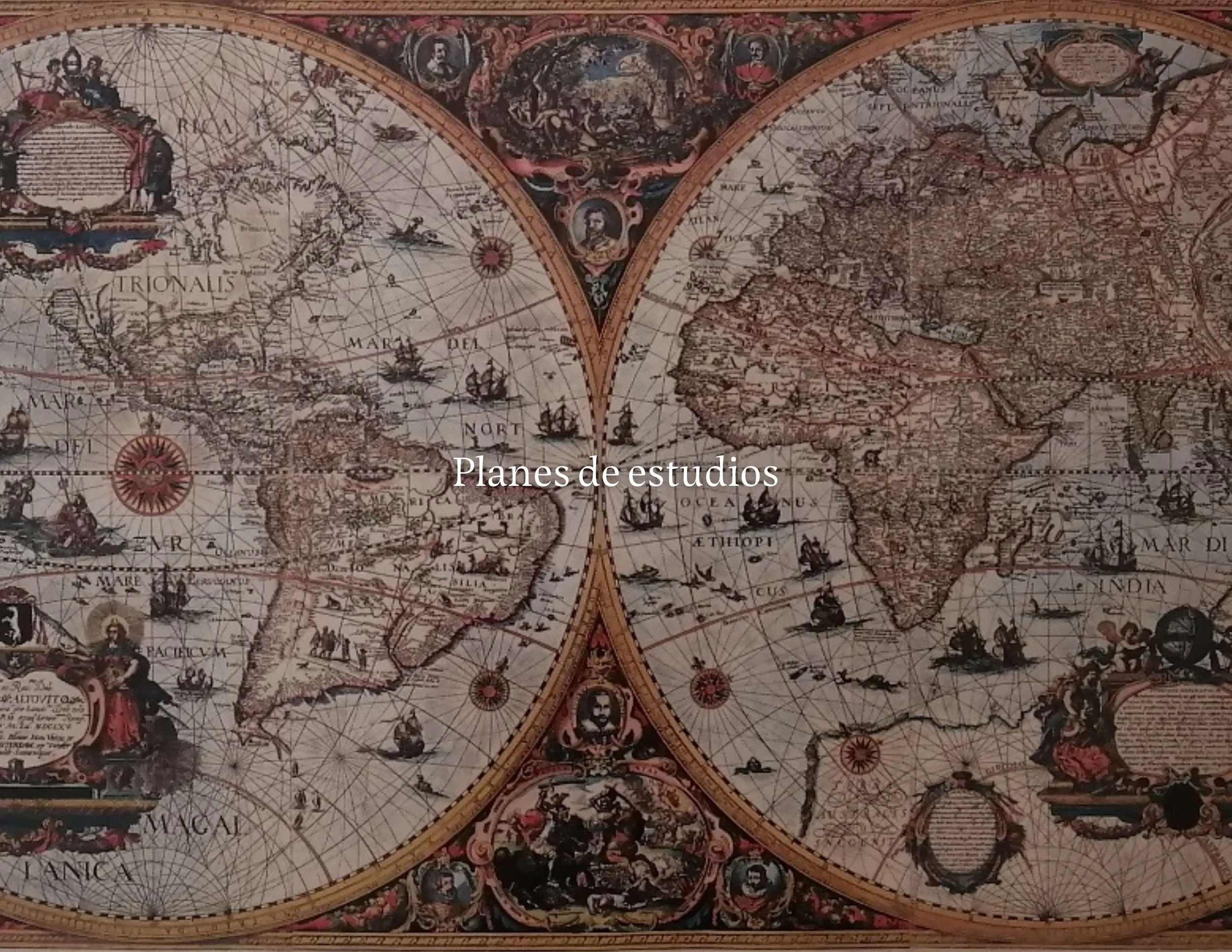 Mapa antiguo del mundo con ilustraciones y retratos en los márgenes, fondo en tonos ocres y marrones.