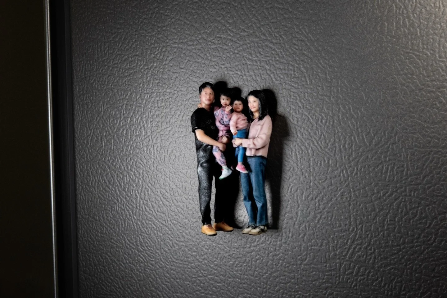 Don&rsquo;t forget&hellip; we offer a miniature magnetic size, perfect for your refrigerator! 🥹🧲

Turn yourself, your family, or your favorite people into tiny 3D figures.

#MEin3D #CustomMagnet #3DFigures