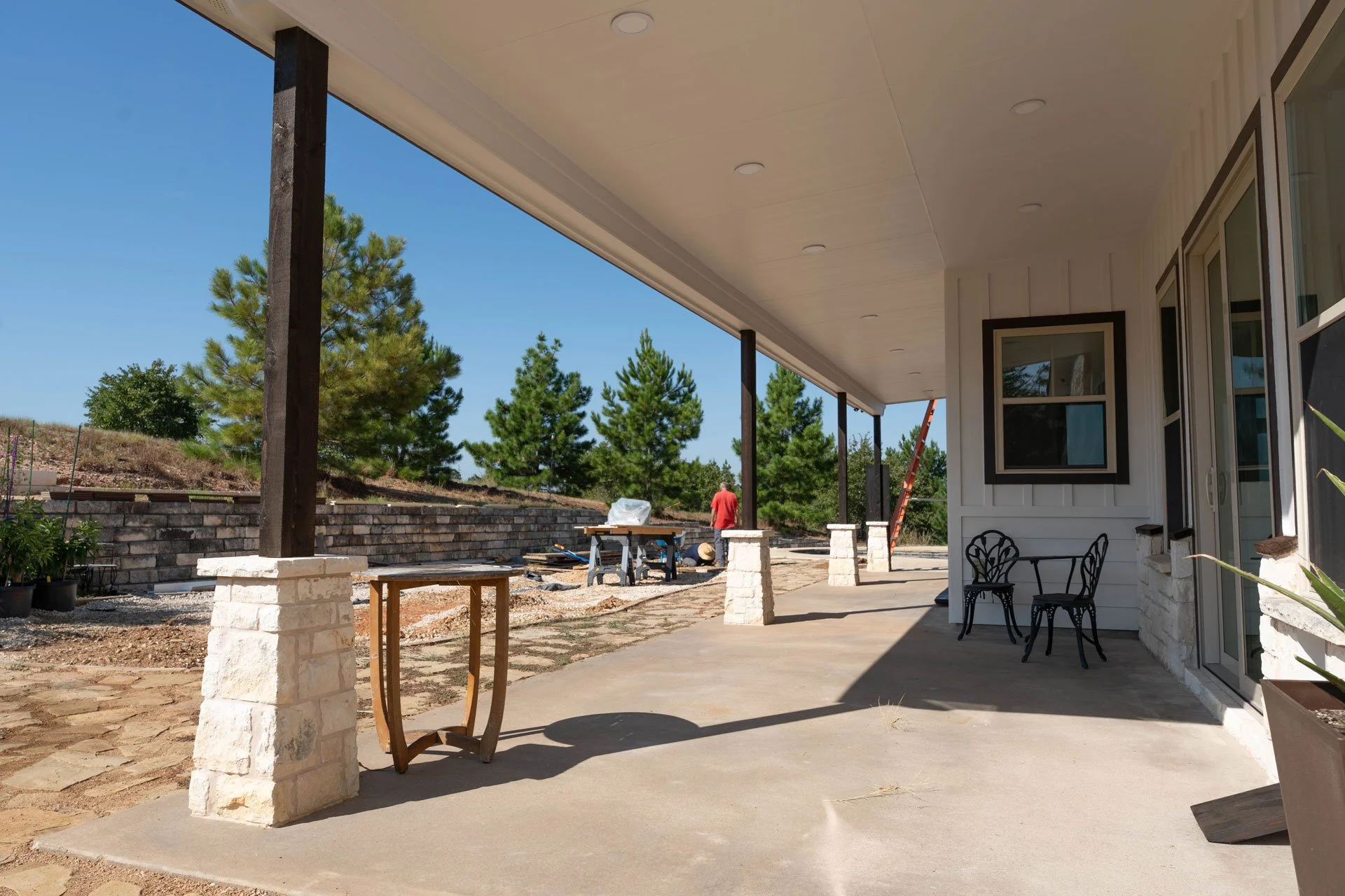 Custom overhang and columns