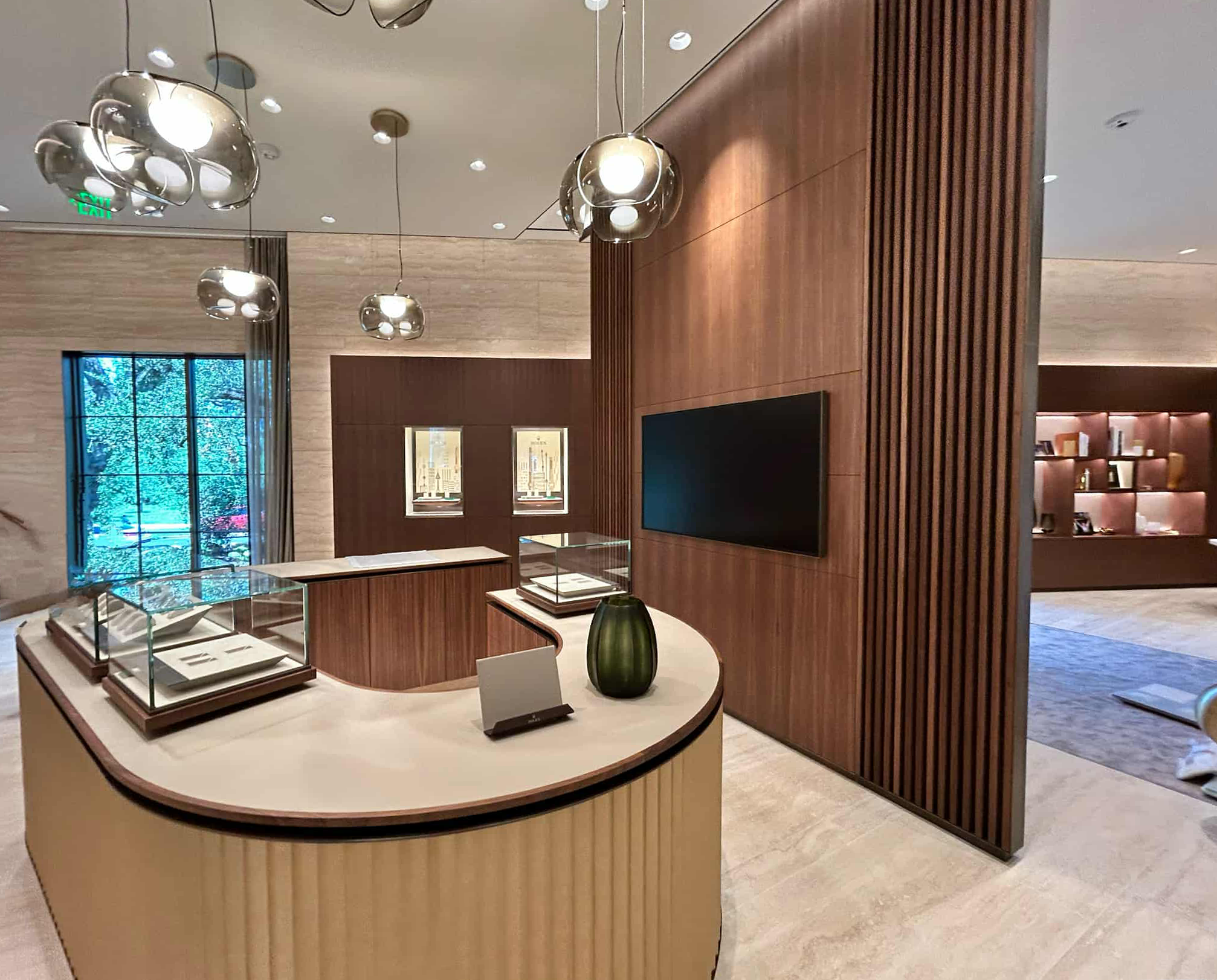 Commercial Jewelry Display Cases.png