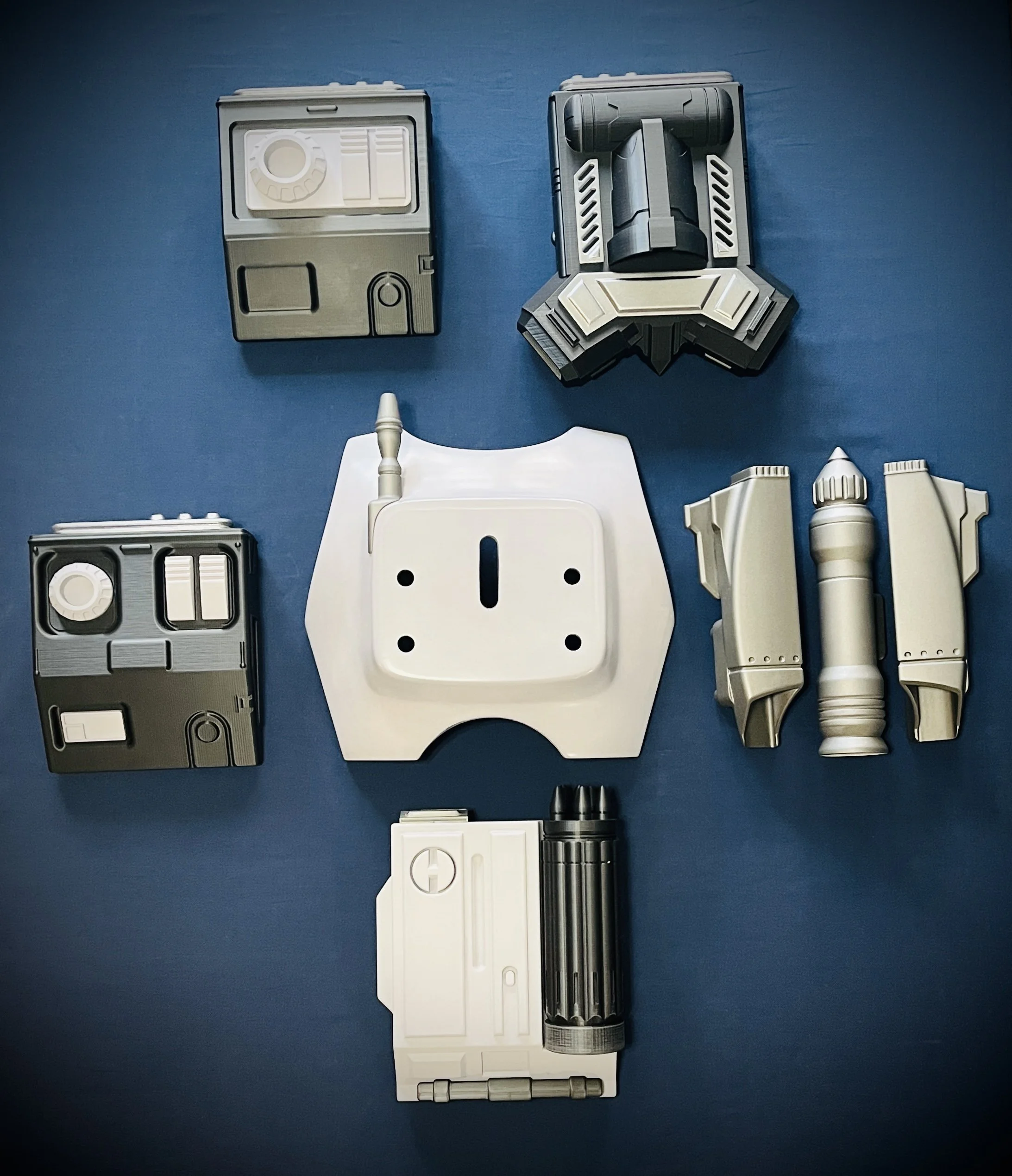 Star Wars and Mandalorian Jet Pack and Backplate modular design. Made from 3D Print STL files with PLA filament.