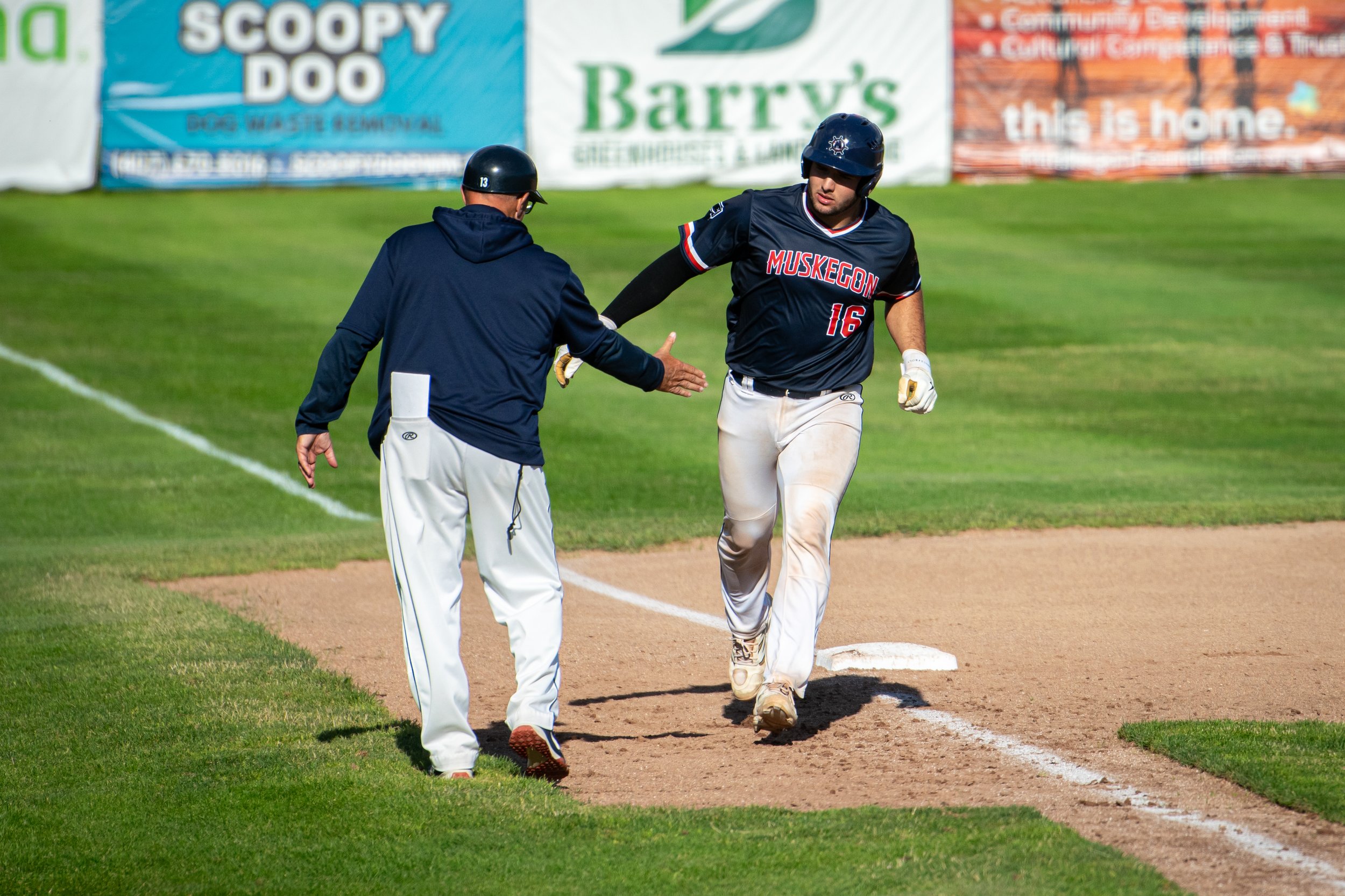 2 solo homers lone highlight in clippers loss