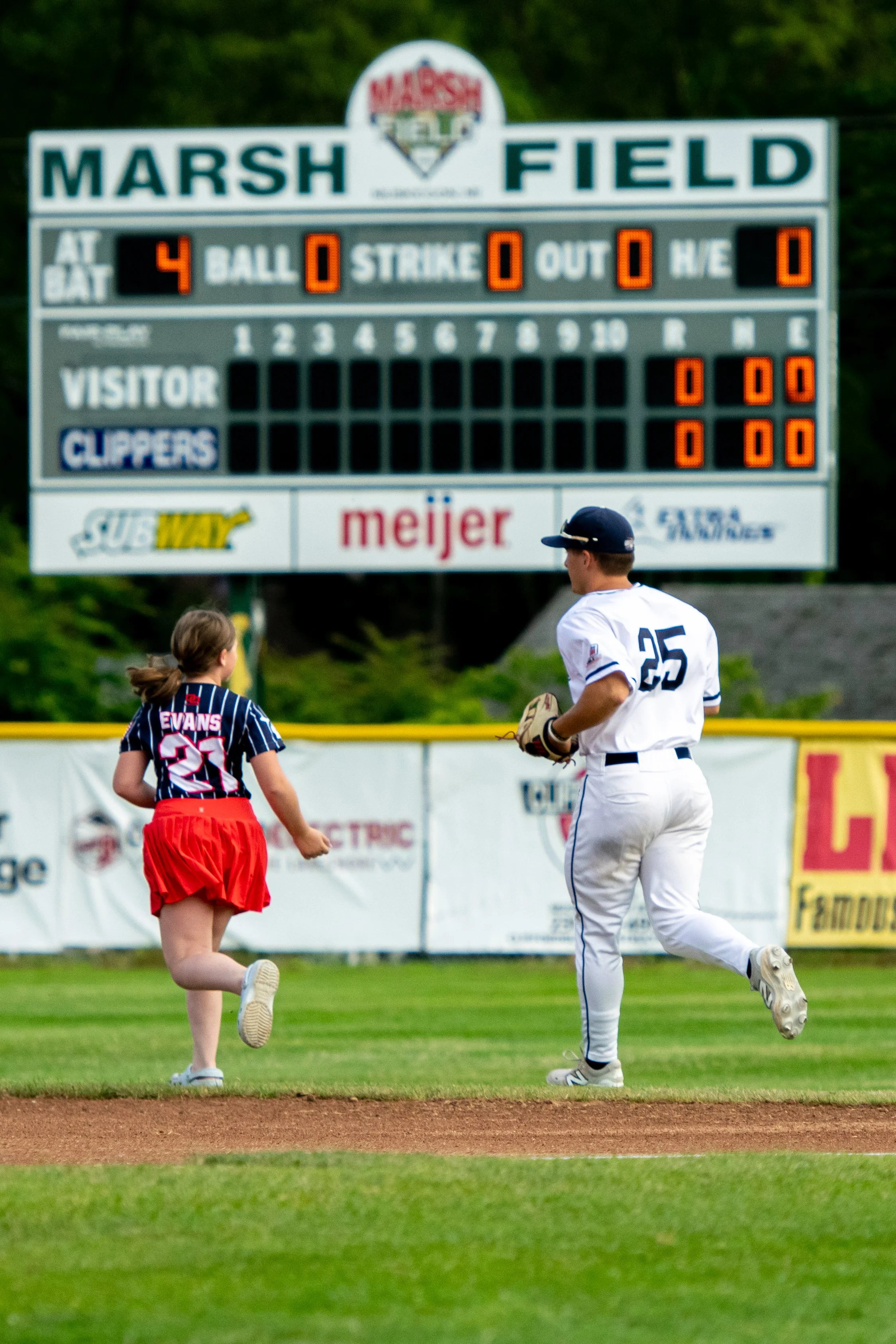 Locos Game 1-8.jpg