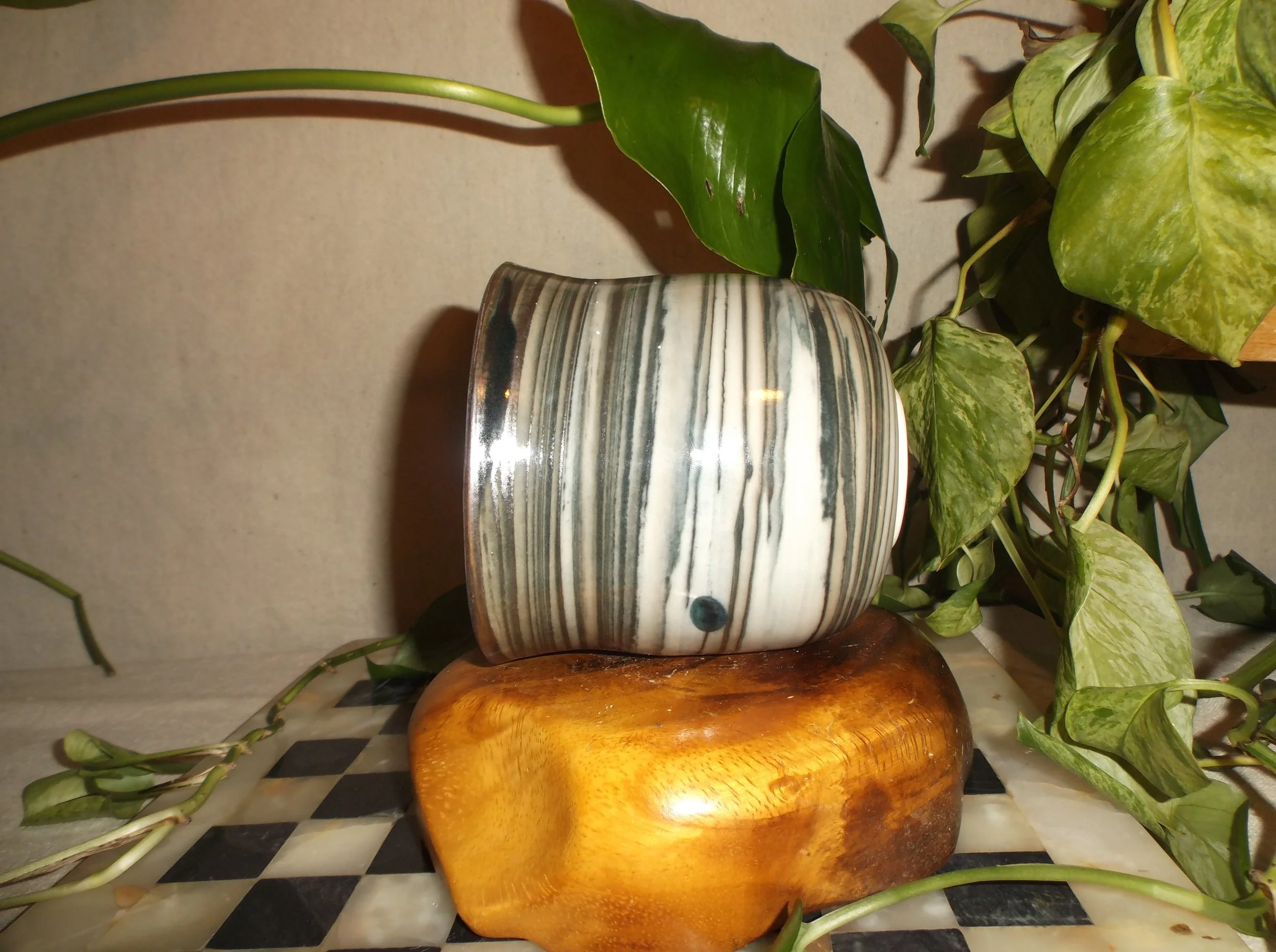 jupiter marbled vase