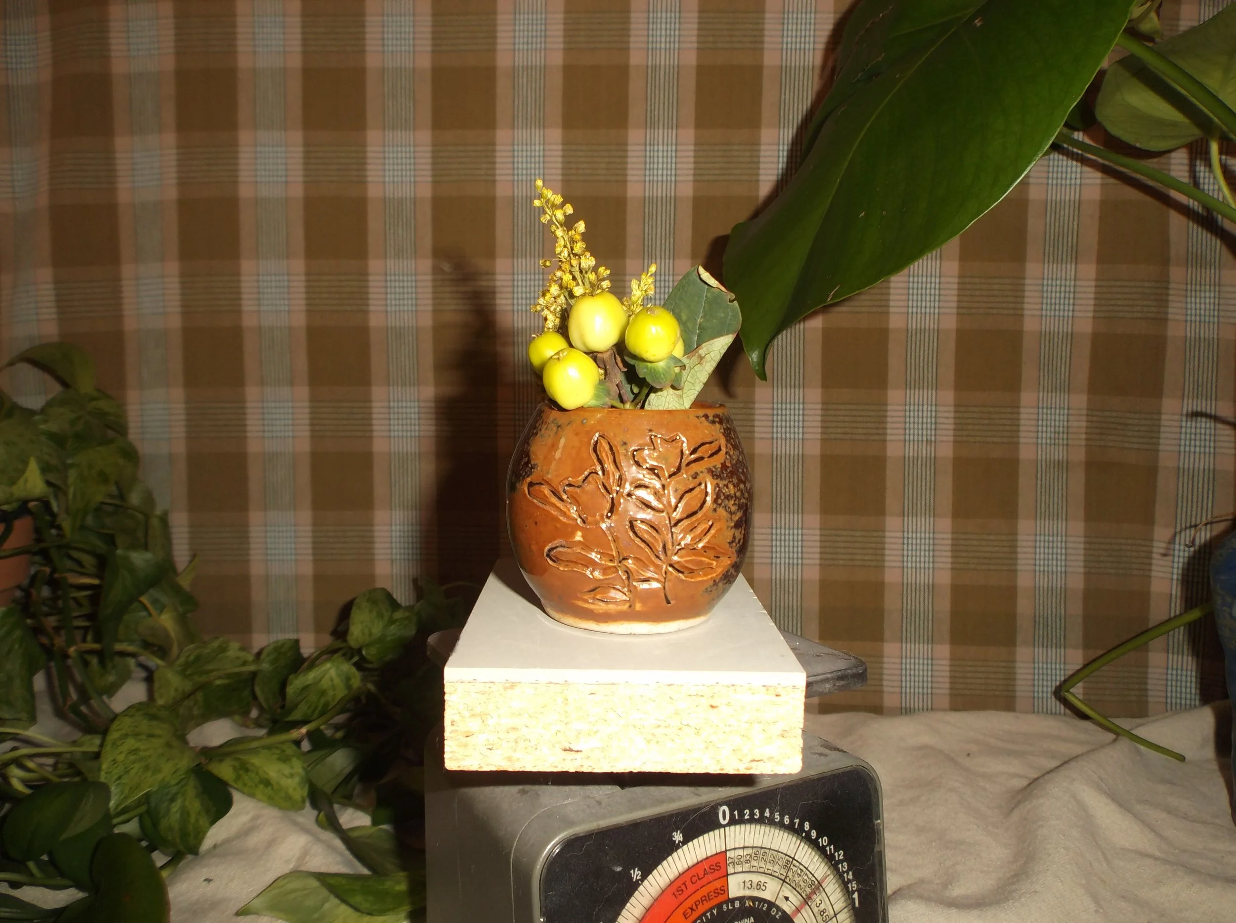 speckled amber orb bud vase