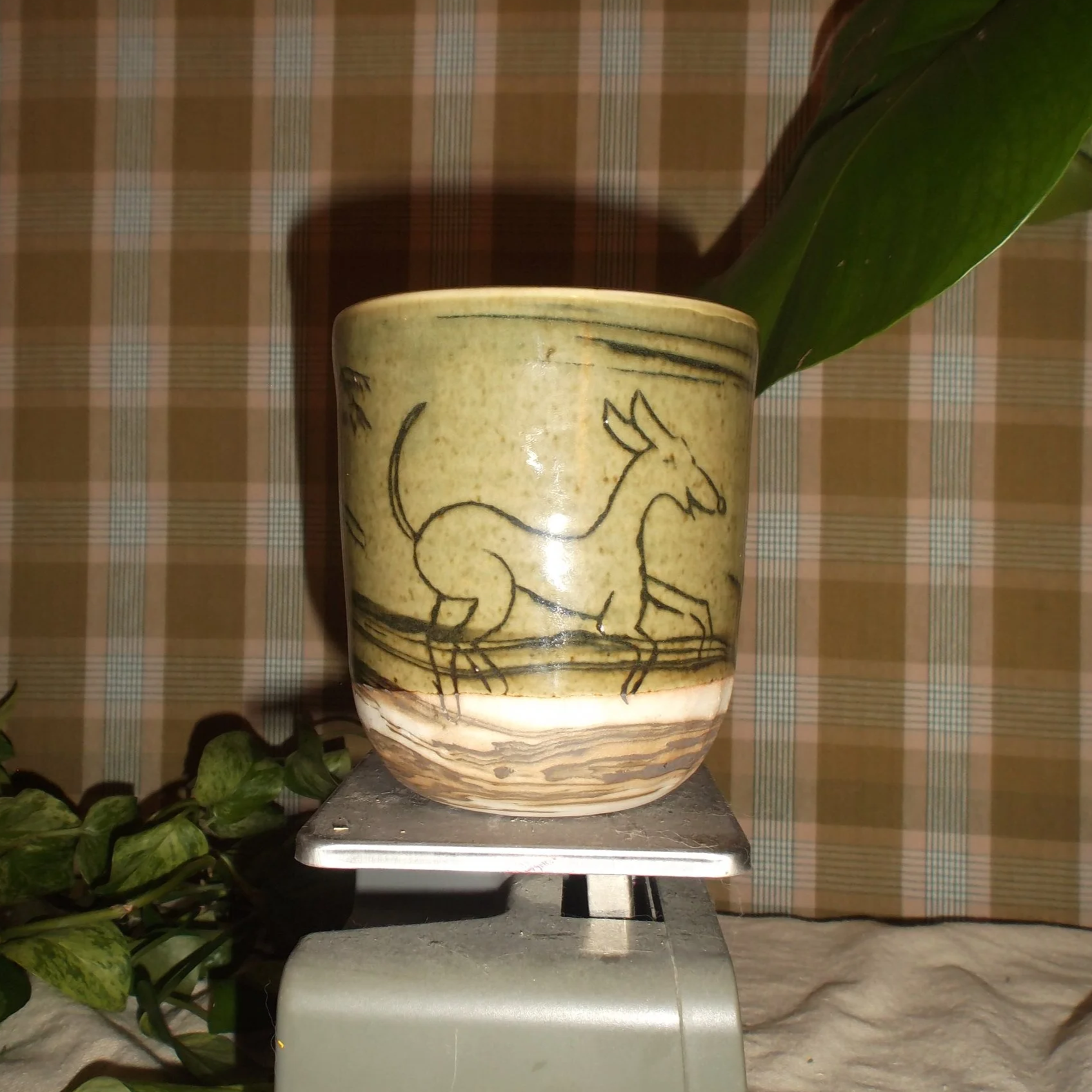marbled puppy vase
