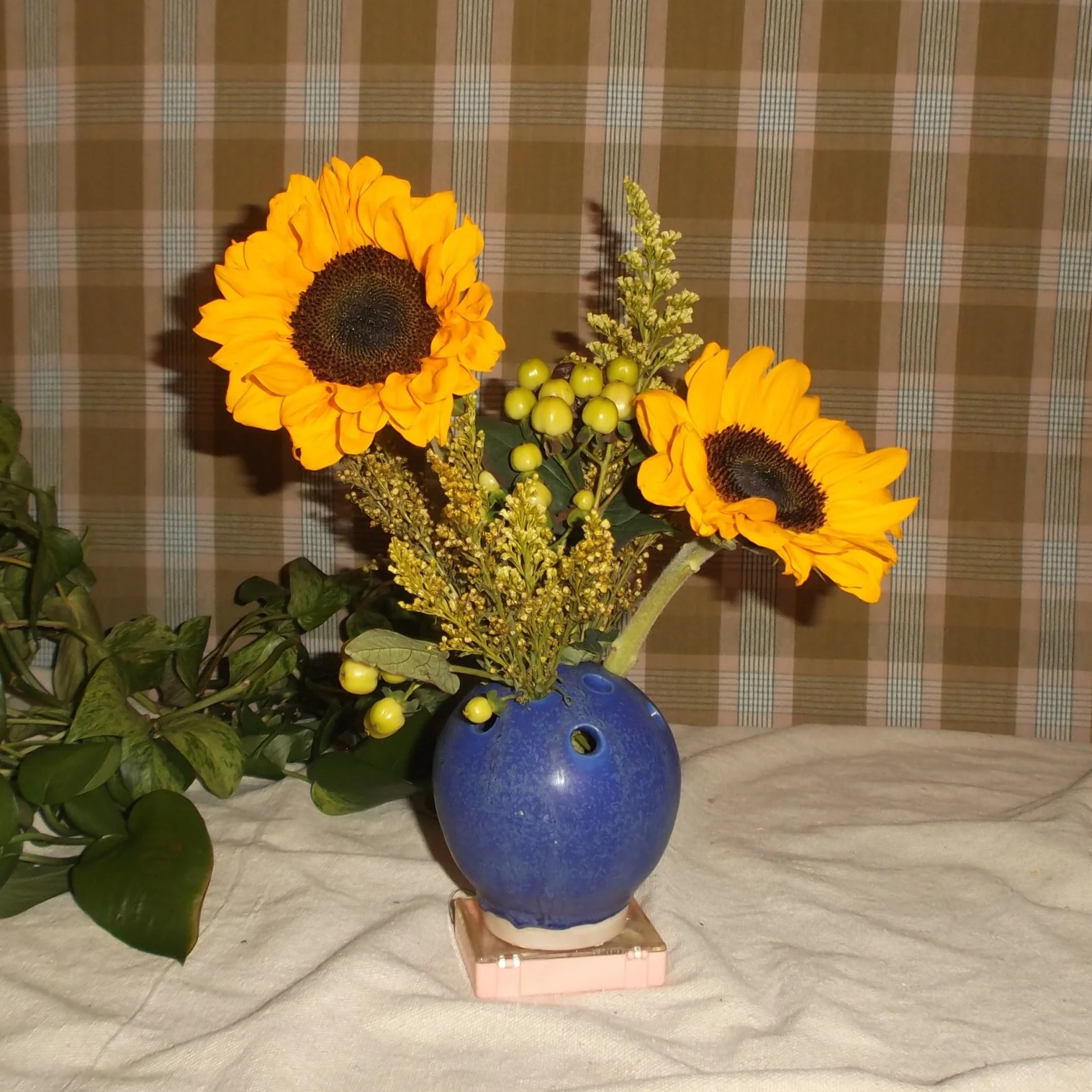 mossy blue flower frog