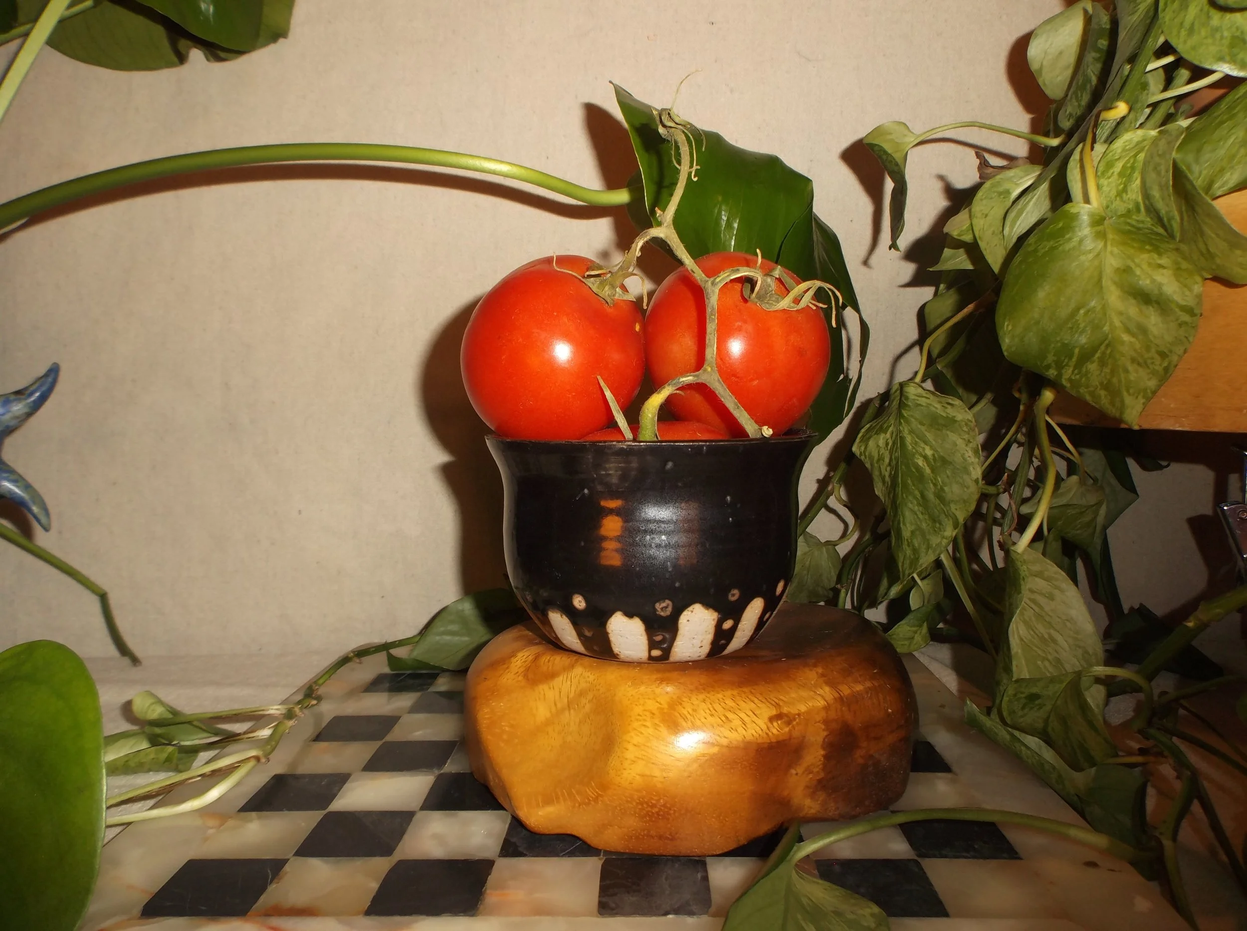 little black flower pot