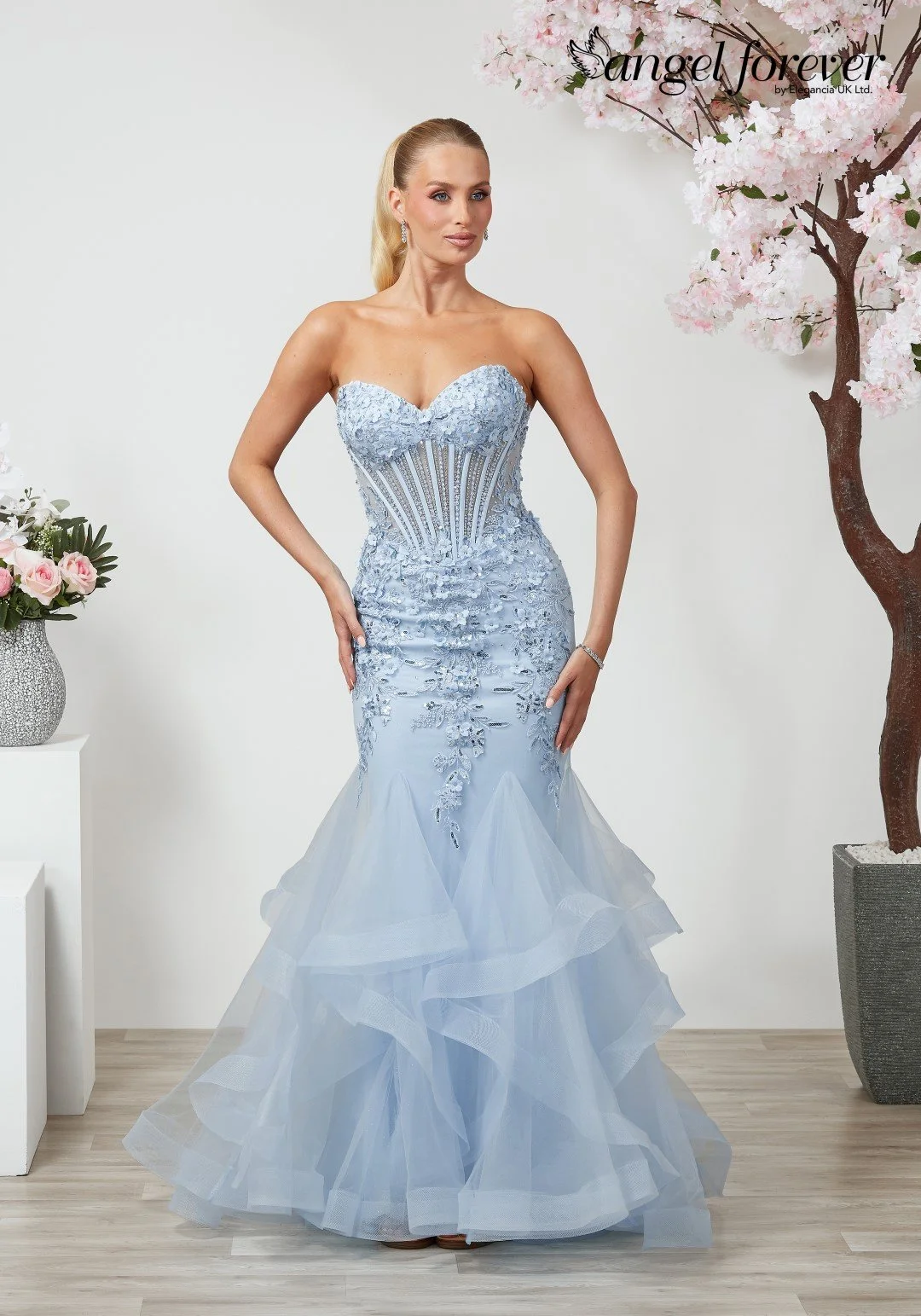 AF6667_ICE-BLUE_01-Large Pippa.jpg
