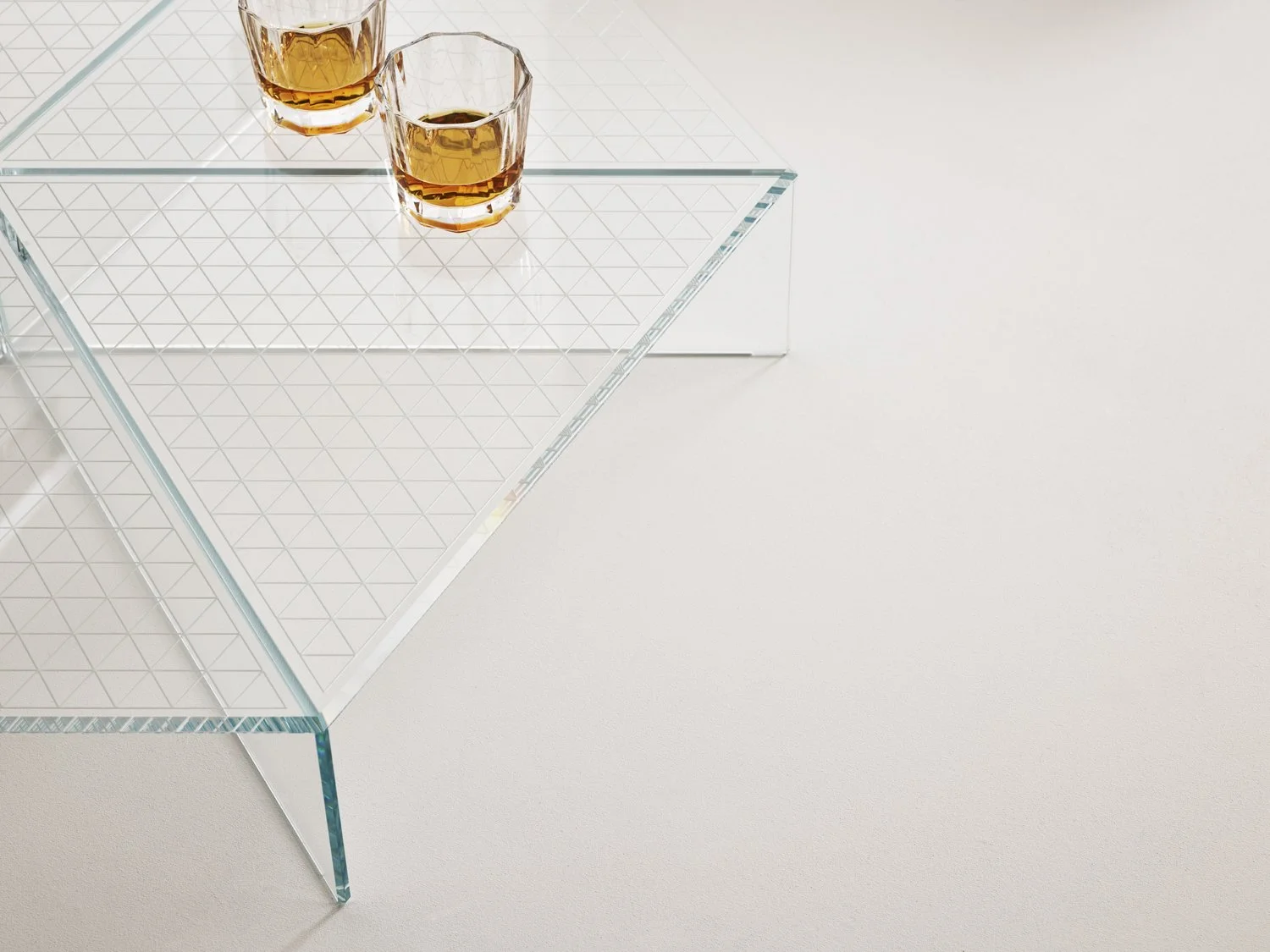 GlassTable_576_1.jpg