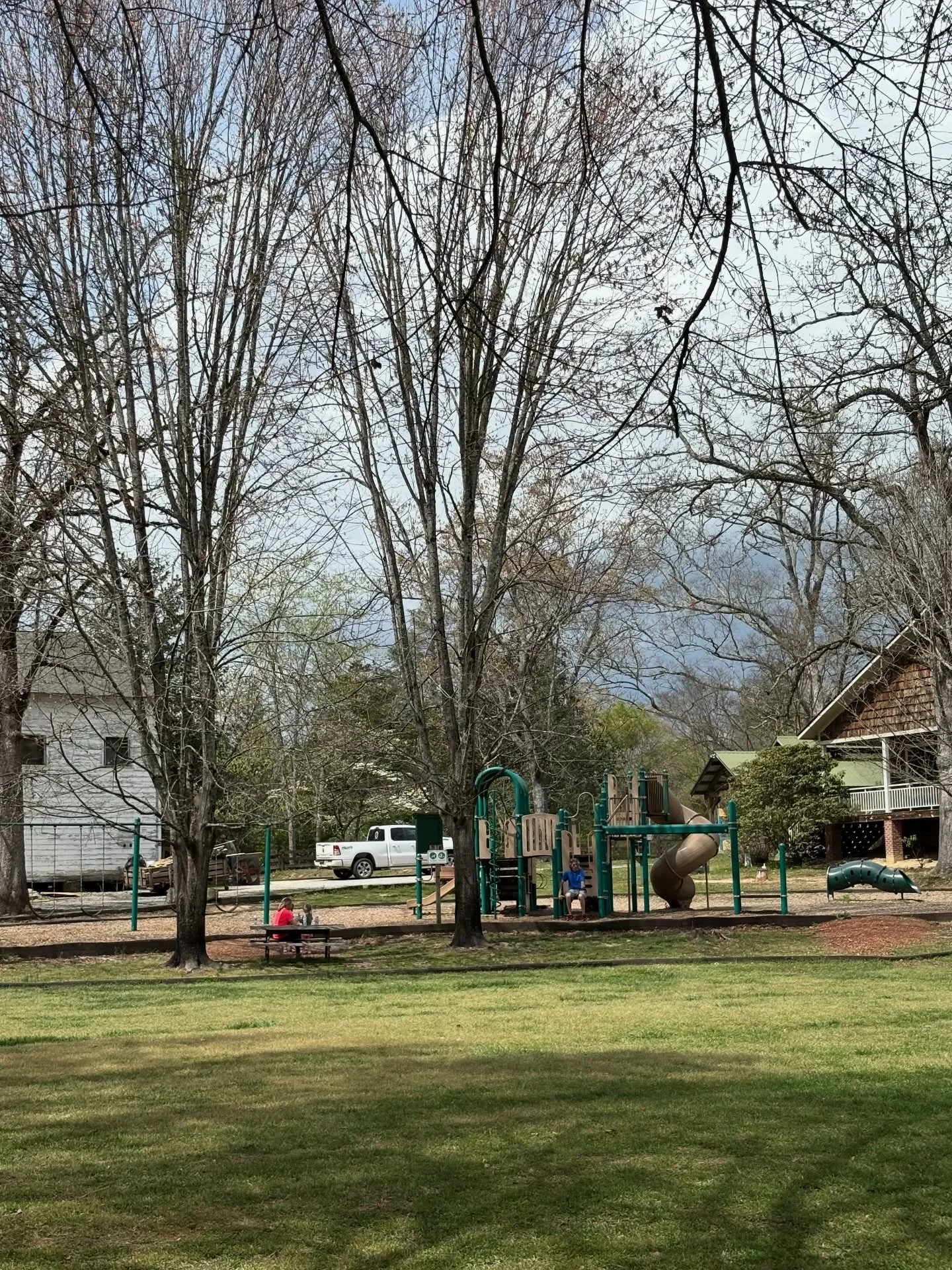 It&rsquo;s the perfect season to enjoy some family time at the SNC playground! 

Our campus is the best for those restless spring days where you just want to go outside and play.

Use the grounds from dawn until dusk. See you soon!