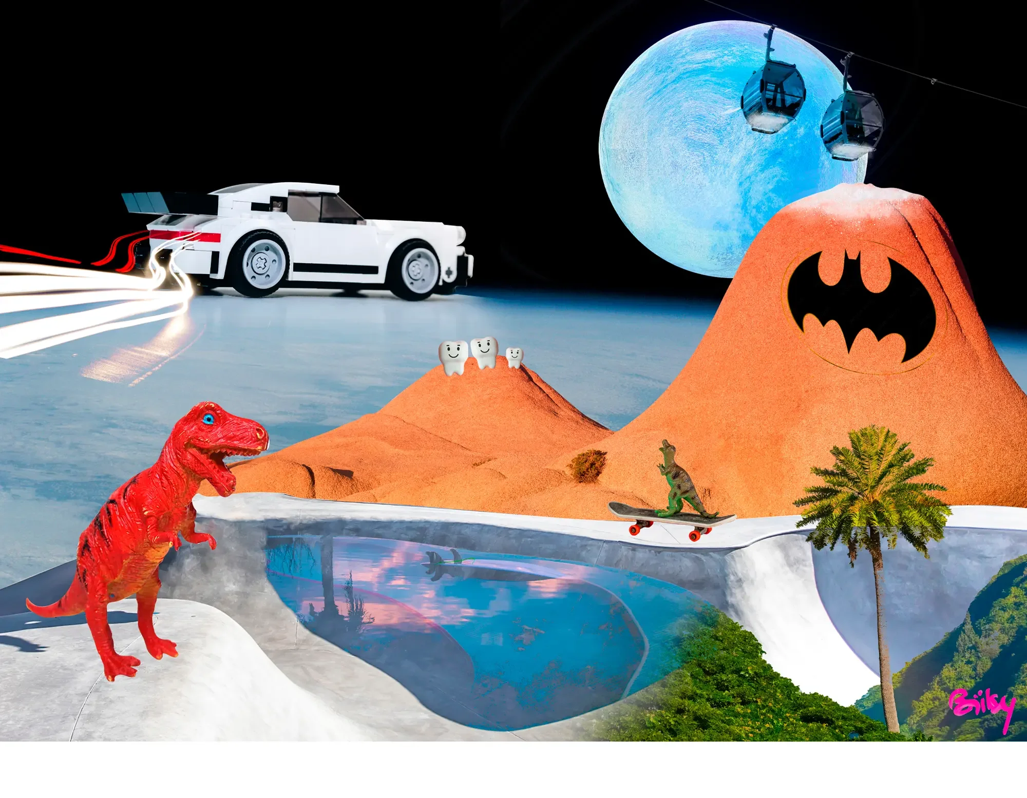 Une scène fantastique avec une montagne en forme de Batman, un dinosaure en plastique rouge, une voiture de course en LEGO, un skateboard avec un dinosaure en jouet, une piscine, un palmier, une lune en arrière-plan, deux gondoles suspendues, et des personnages de bonhommes blancs souriants sur une colline.