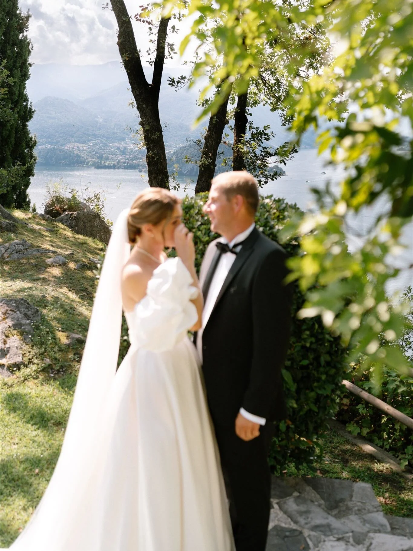 G &amp; R 🤍 &mdash; Nyt buukataan vuotta 2027 

Varaa ilmainen konsultaatio ja jutellaan lis&auml;&auml; miten teid&auml;n h&auml;&auml;unelmasta voitaisi tehd&auml; totta💍

Linkki biossa 

Kuva: @riinapuonti