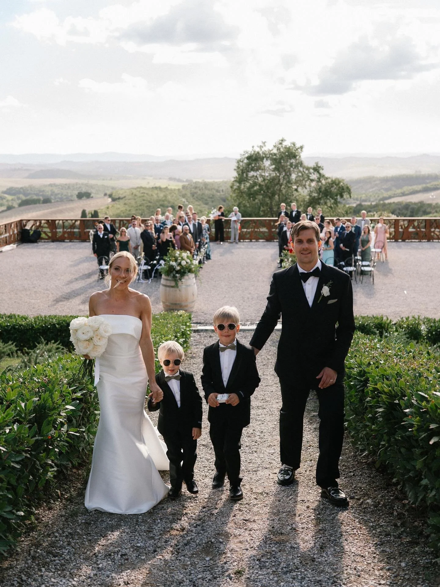 🤍 S &amp; T 🤍 &mdash; &rdquo;H&auml;ist&auml;mme on tosiaan jo hetki vier&auml;ht&auml;nyt, mutta muistot ovat edelleen todella l&auml;mpim&auml;t ja palaamme niihin usein ❤️

H&auml;&auml;paikka vastasi toiveitamme erinomaisesti. Paikka oli aivan 