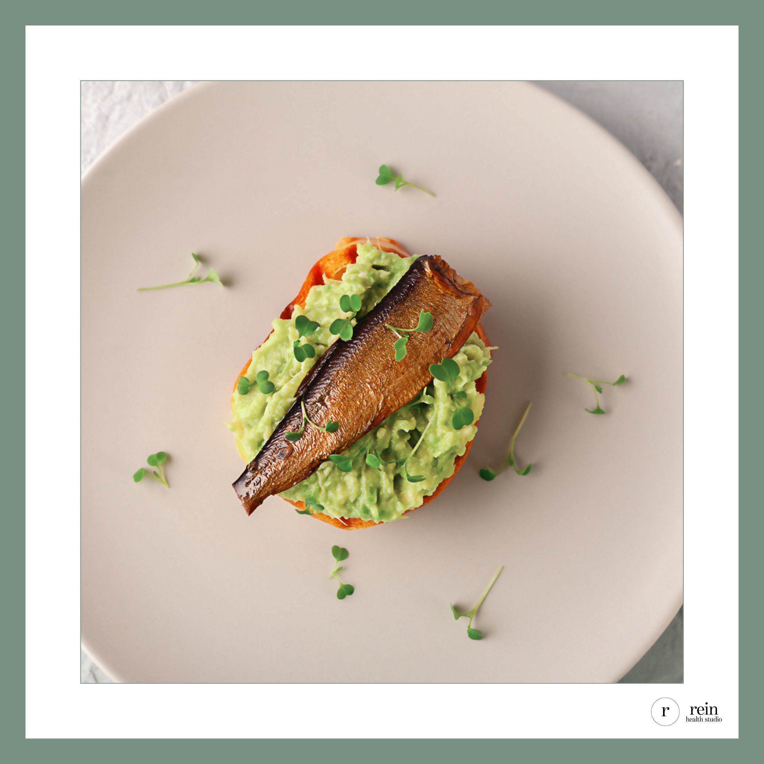 Sardine + Avocado Rice Cakes
