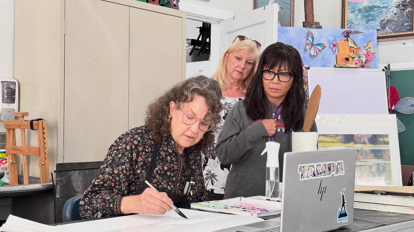 SWIPE to see the final pieces!!
❇️ What an inspiring two days with the Central Florida Watercolor Society! 🎨✨
Our Brush With Your Wild Side workshop was truly something special.
From exploring composition and color palettes to learning new technique