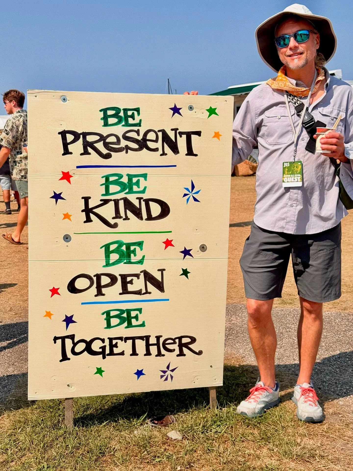 🎷 Found this sign while soaking in the Newport Jazz Festival. It was amazing to feel the high vibes and just how much the festival reflected these values&hellip;
⠀
Presence. Kindness. Openness. Togetherness. ✨
⠀
Let&rsquo;s keep practicing. ✨

#Wate