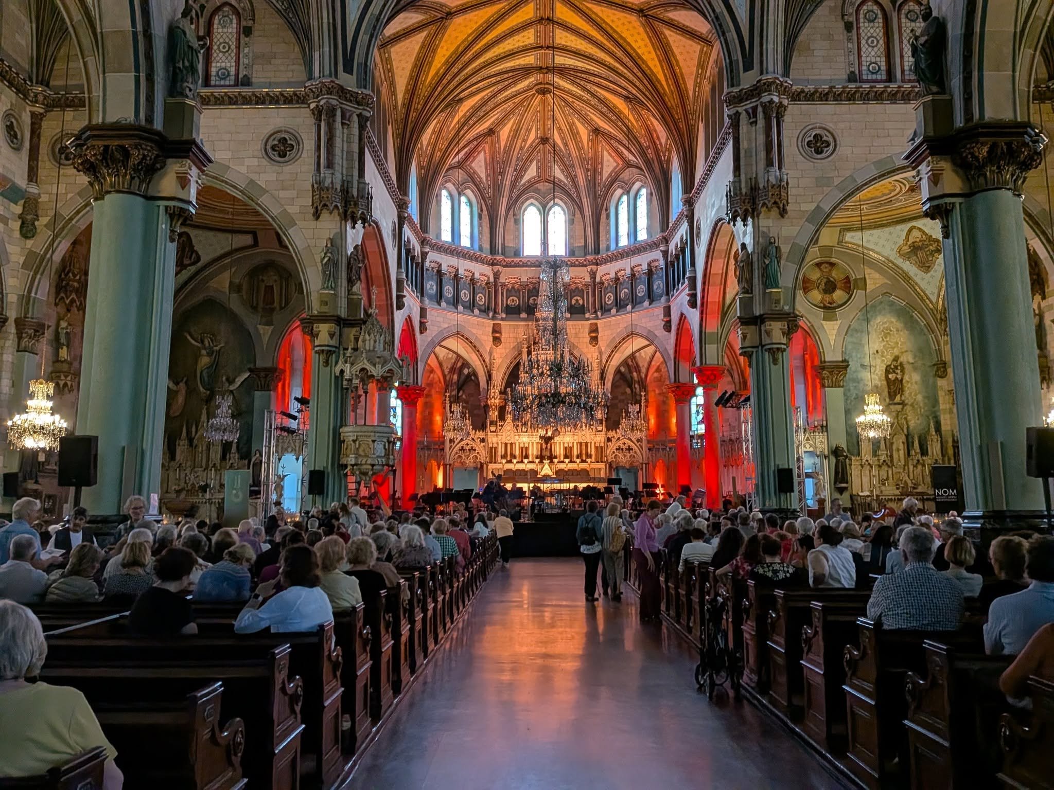 09-Eglise_Saint-Antoine_de_Padoue_Longueuil.jpg