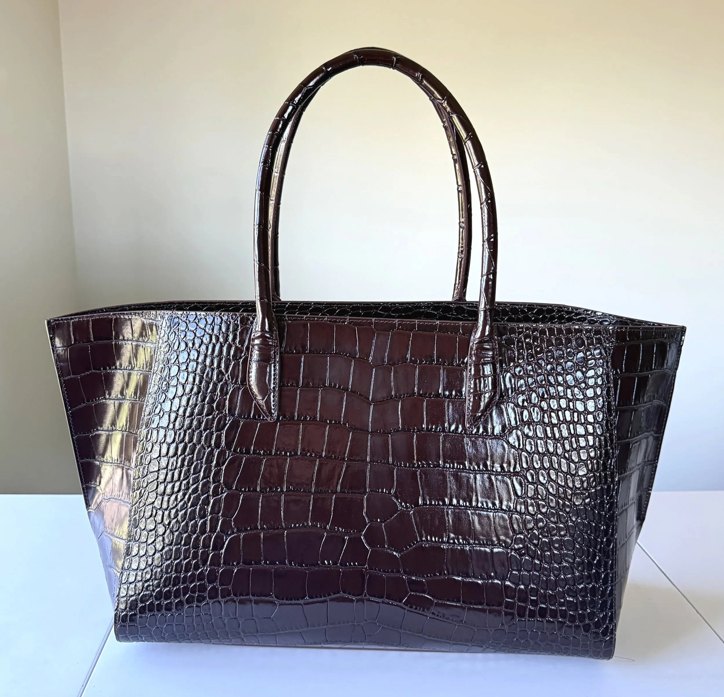 Aureum Chloe Tote Review: Polished Espresso vs Matte Chai