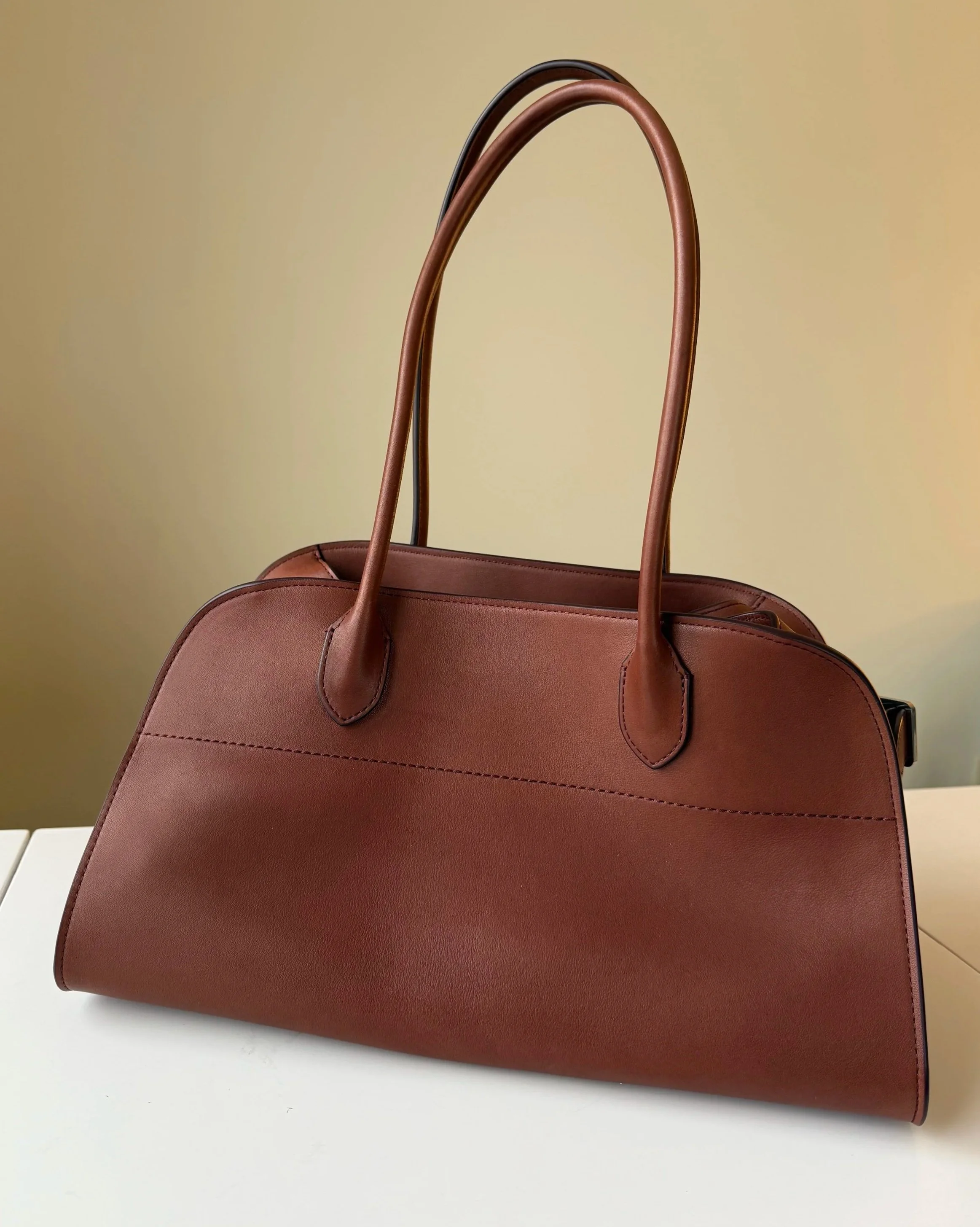Row Margaux shoulder 12 in polished leather Burgundy Brown