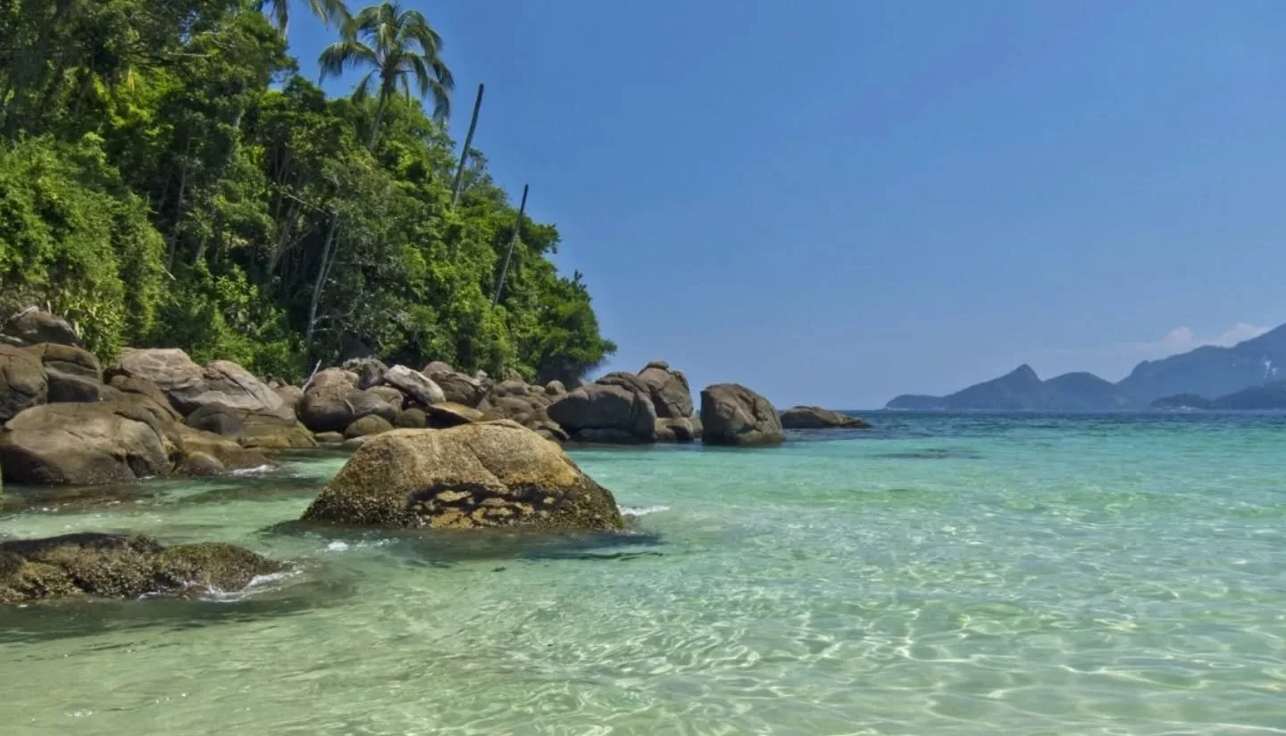 ✨ Ilha Grande : un paradis proche de Rio de Janeiro et S&atilde;o Paulo ✨

&Agrave; seulement quelques heures de Rio ou S&atilde;o Paulo, un joyau naturel t&rsquo;attend : plages sauvages, eau turquoise, jungle luxuriante&hellip; et des dizaines de s