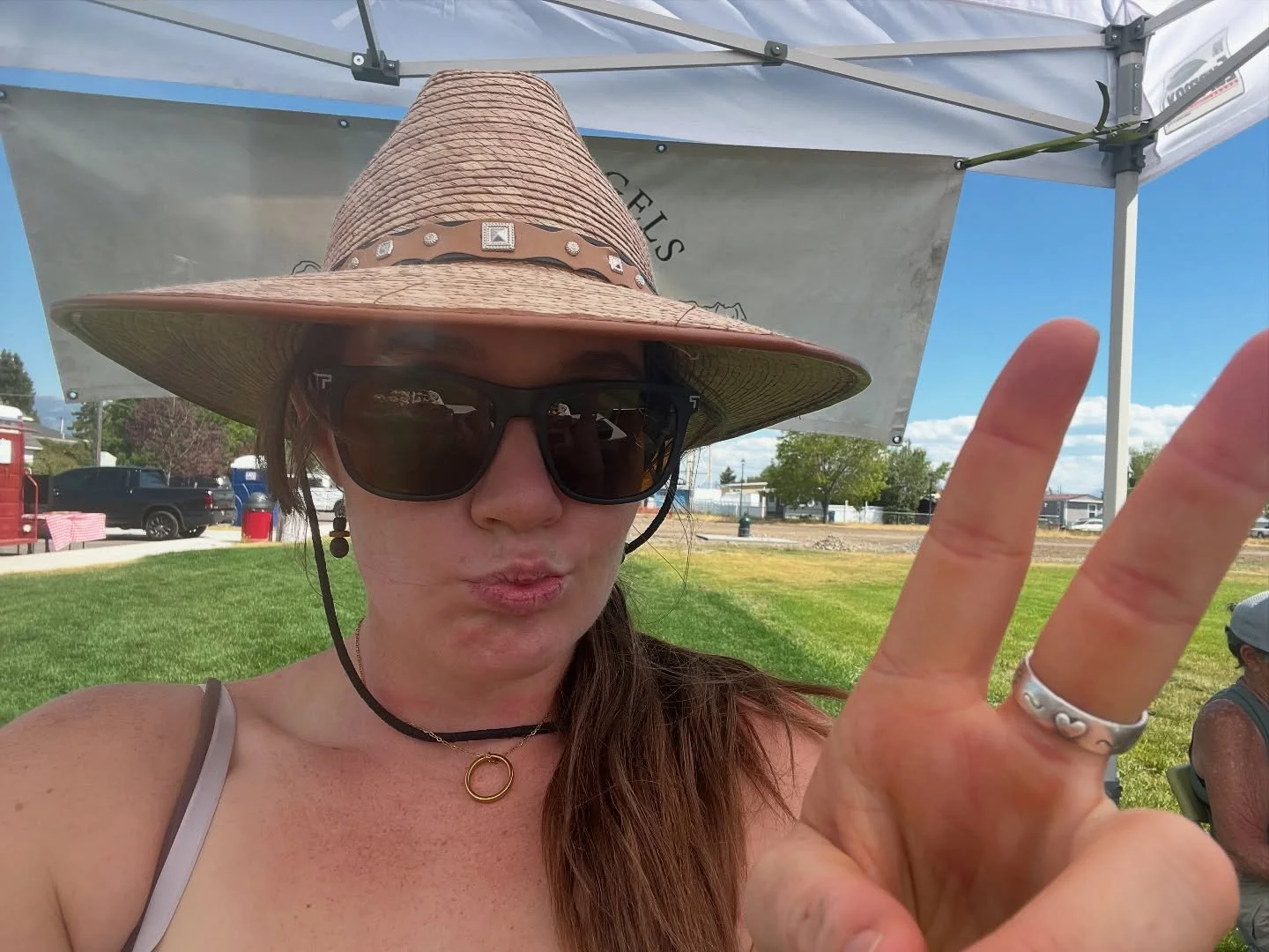 Hi bagel people! Zoe here. Just wanted to give a huge thank you to all of you wonderful folks for continuing to show up for me over the last couple years. As we get into farmer&rsquo;s market &amp; wedding season, I just continue to feel so grateful 