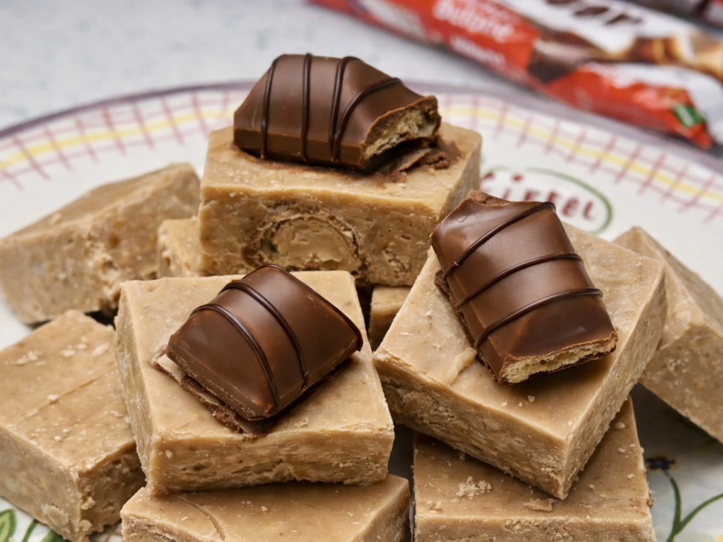 BUENO FUDGE MEDIUM.jpg