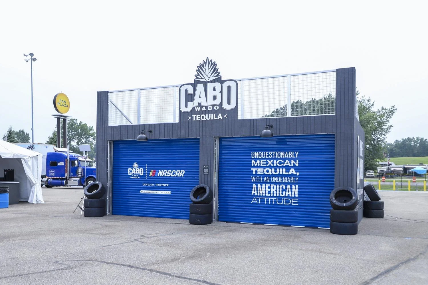 OHM-160over90-CaboWaboxNASCAR-Garage_95.jpg