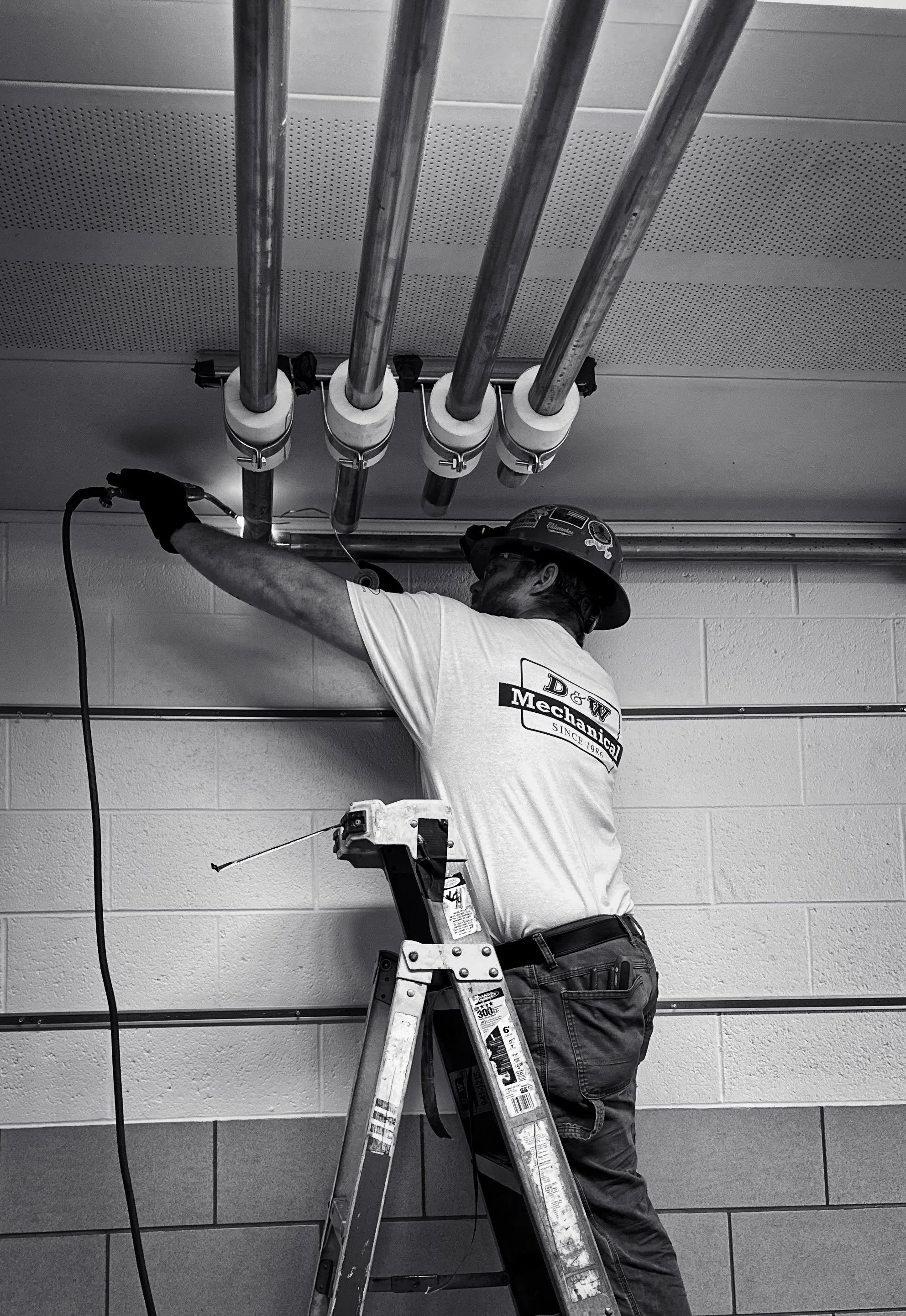 Glen Loomis Soldering 02 bw.jpg