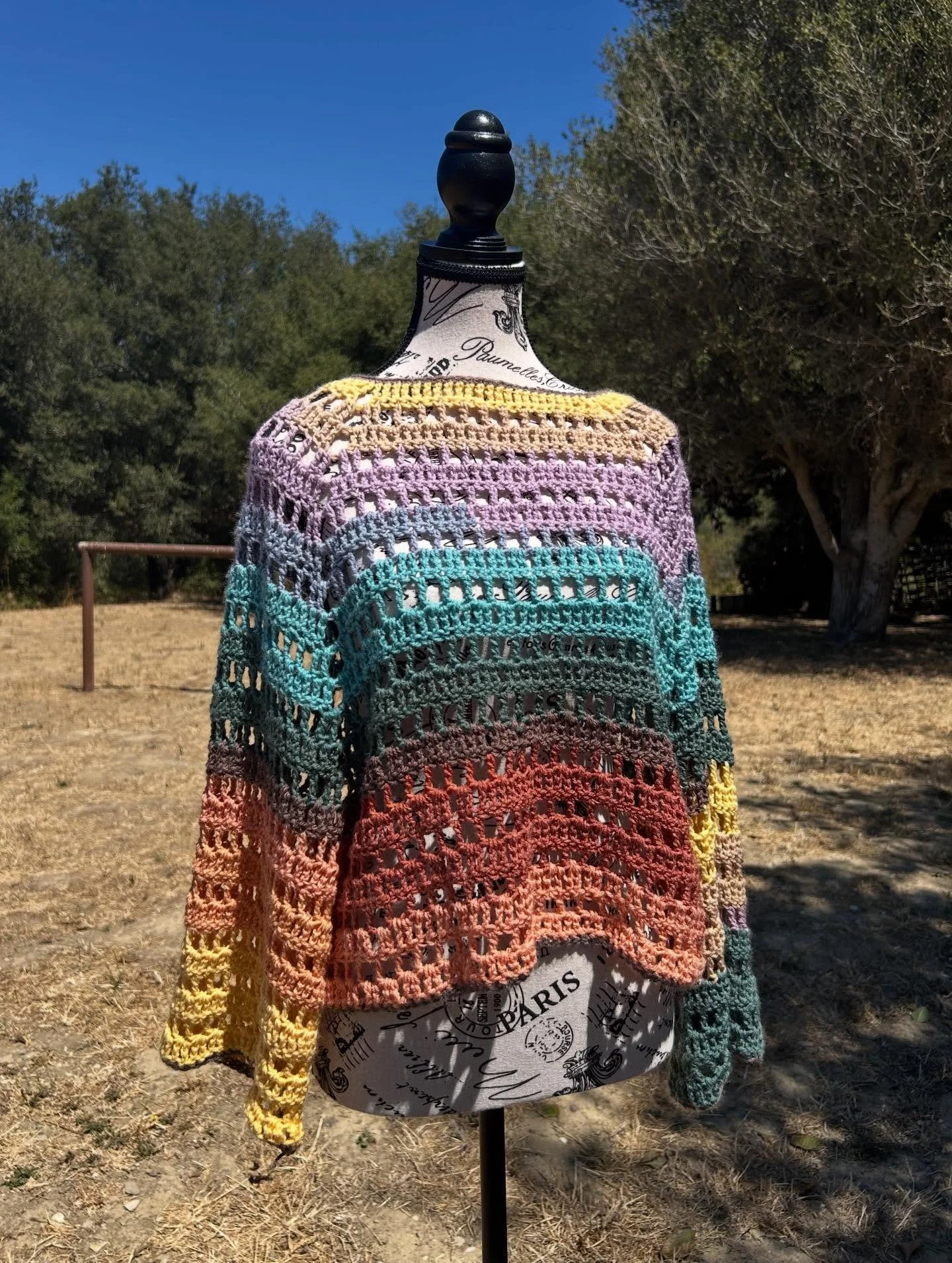 🌼 STRAWFLOWER SURPRISE 🌼 Come visit our booth at @143flea on 2/21 at Newbury Park High School! We&rsquo;ll be there from 10 till 3 selling all things cute and crochet. Sweaters, cat hats, bags, jackets, and more! To the first of many (straw)flea(we