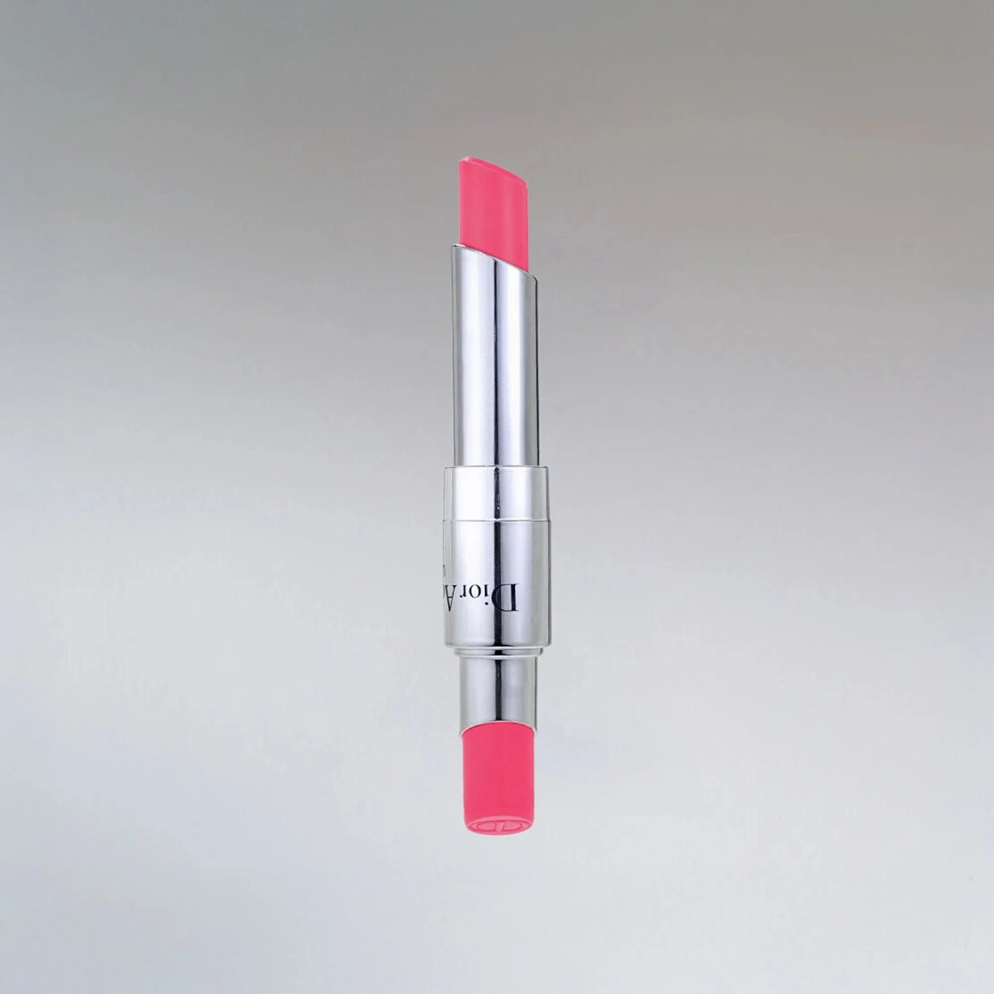 THE LIPSTICK INDEX
In uncertain times, people swap big luxuries for small glamour.
→ What it reveals
People aren’t waiting for recovery — they’re redesigning desire to survive prolonged instability.