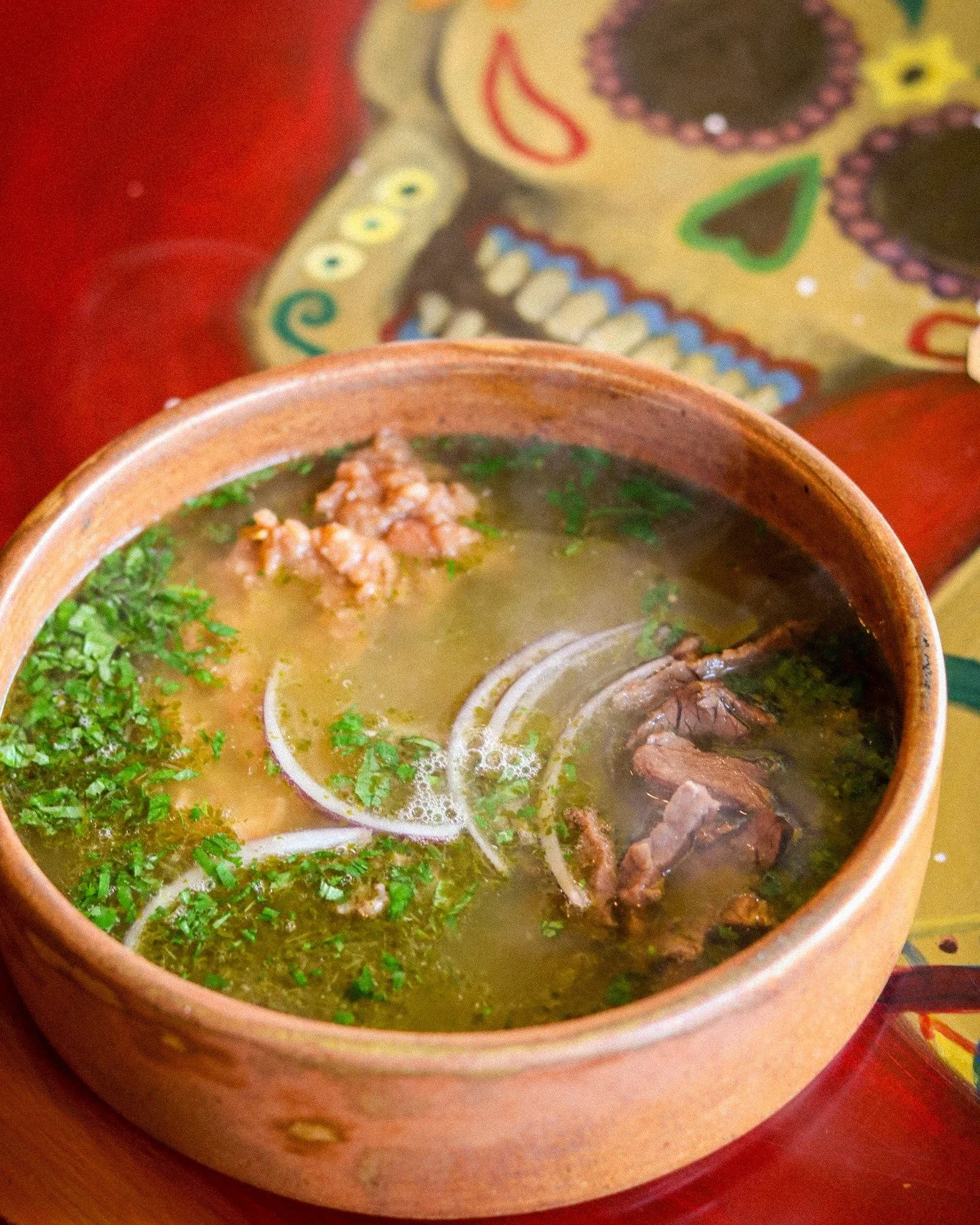 A bowl with deep Mexican roots &mdash; Carnes en su Jugo. 🥣🇲🇽
Born in the kitchens of Guadalajara, Jalisco, this beloved dish layers tender steak in a savoury tomatillo broth with refried beans, onion, and fresh cilantro.
Served in traditional bar