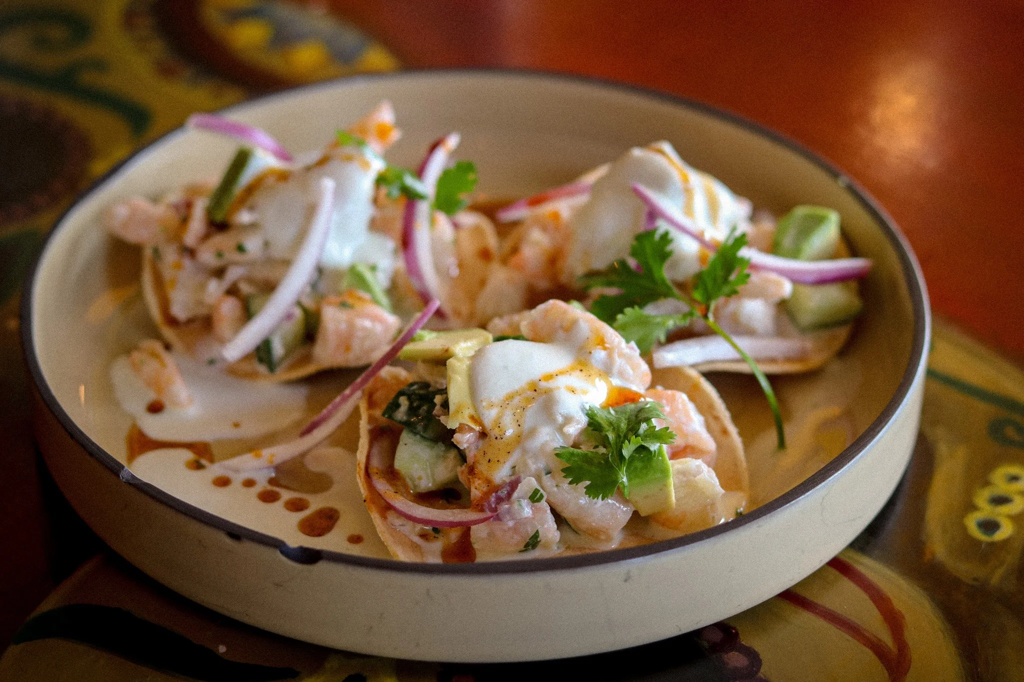 Mediterranean meets Mexican on a crispy tostada. 🌊🦐
Our Camar&oacute;n Mediterr&aacute;neo tostaditas bring together the bright, herbaceous notes of olive oil, apple cider vinegar, and parsley with the unmistakable soul of a Mexican baked corn tort
