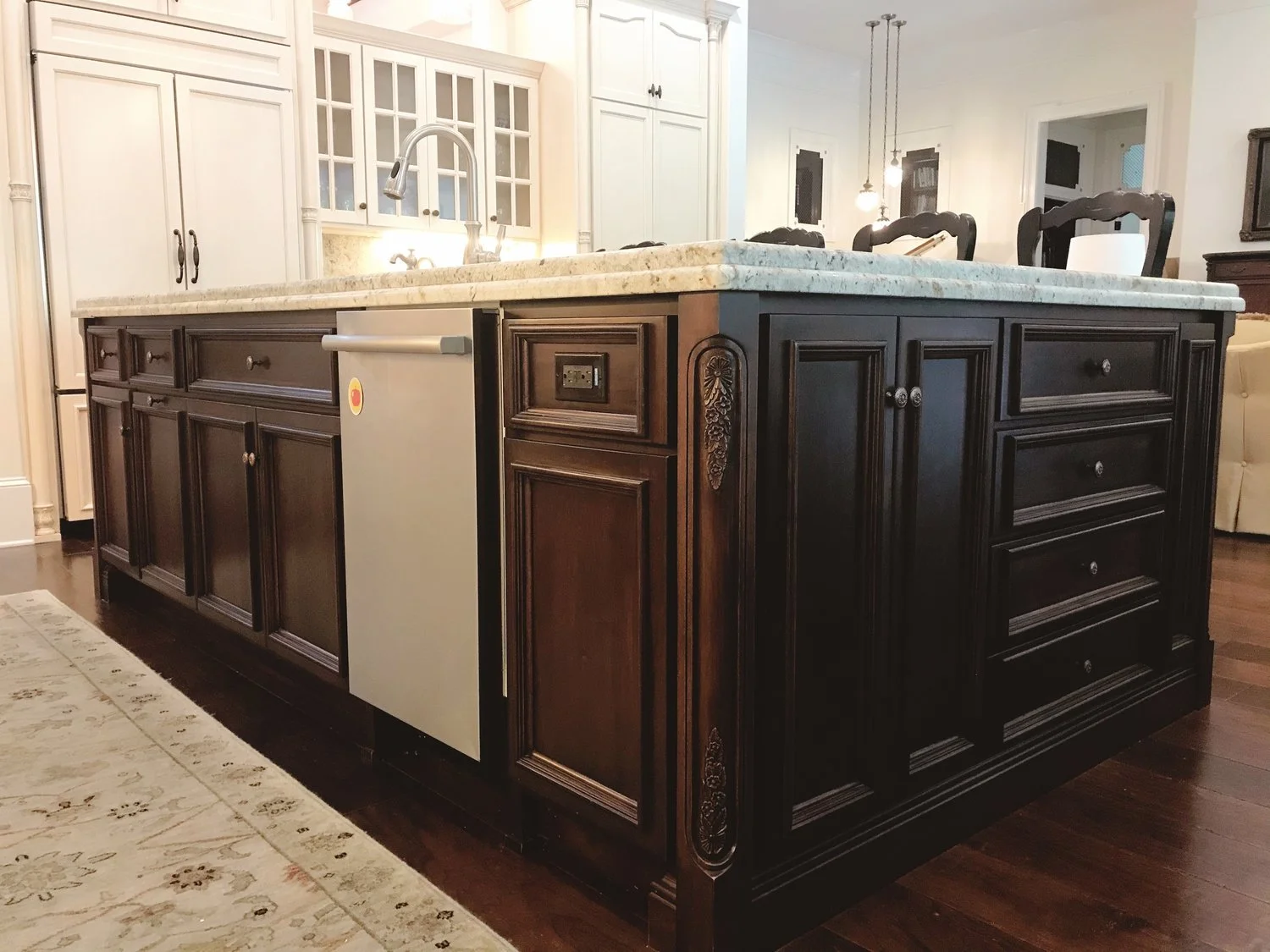 Kitchen Island 1.jpg
