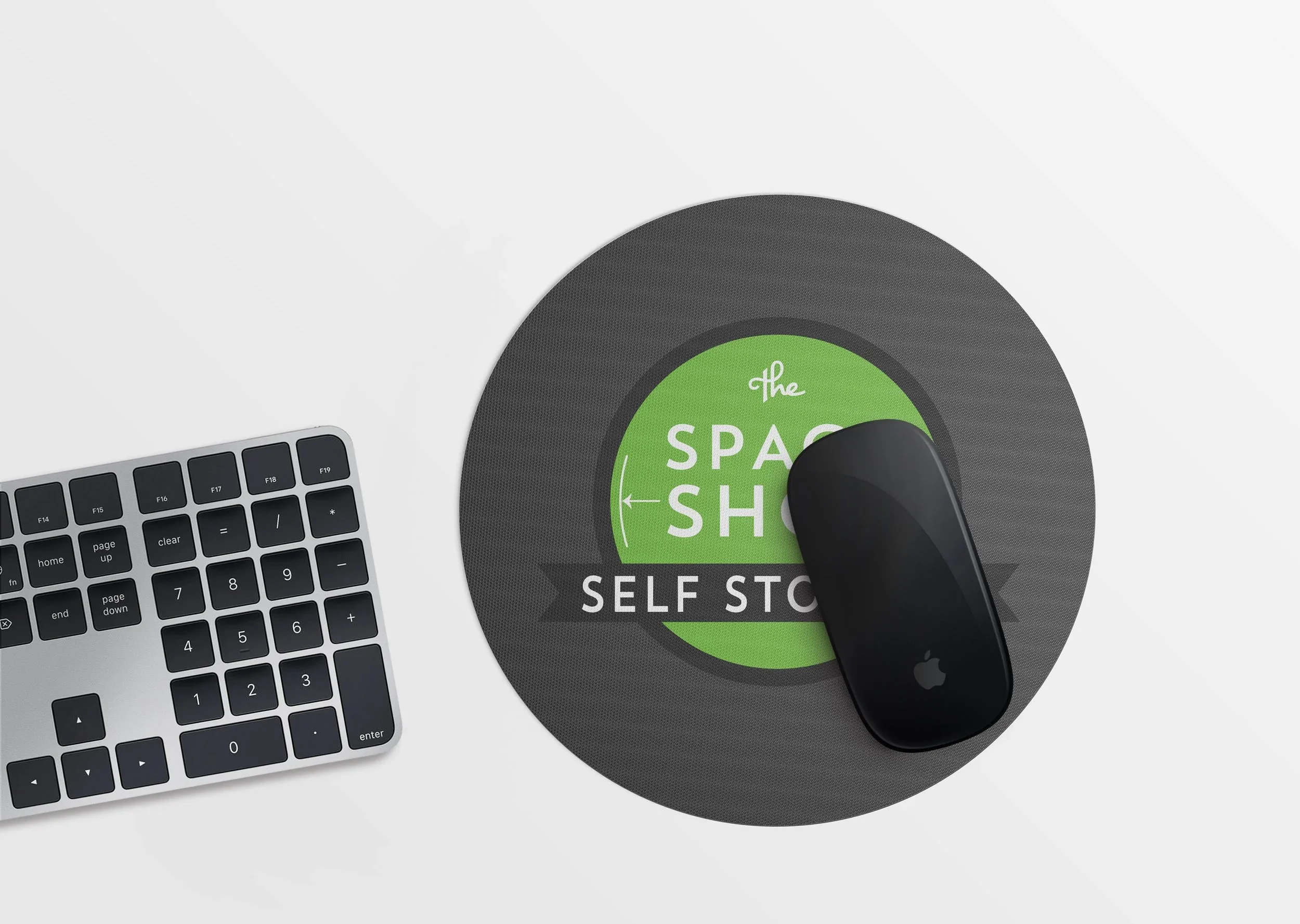 Free+Round+Mouse+Pad+Mockup.webp