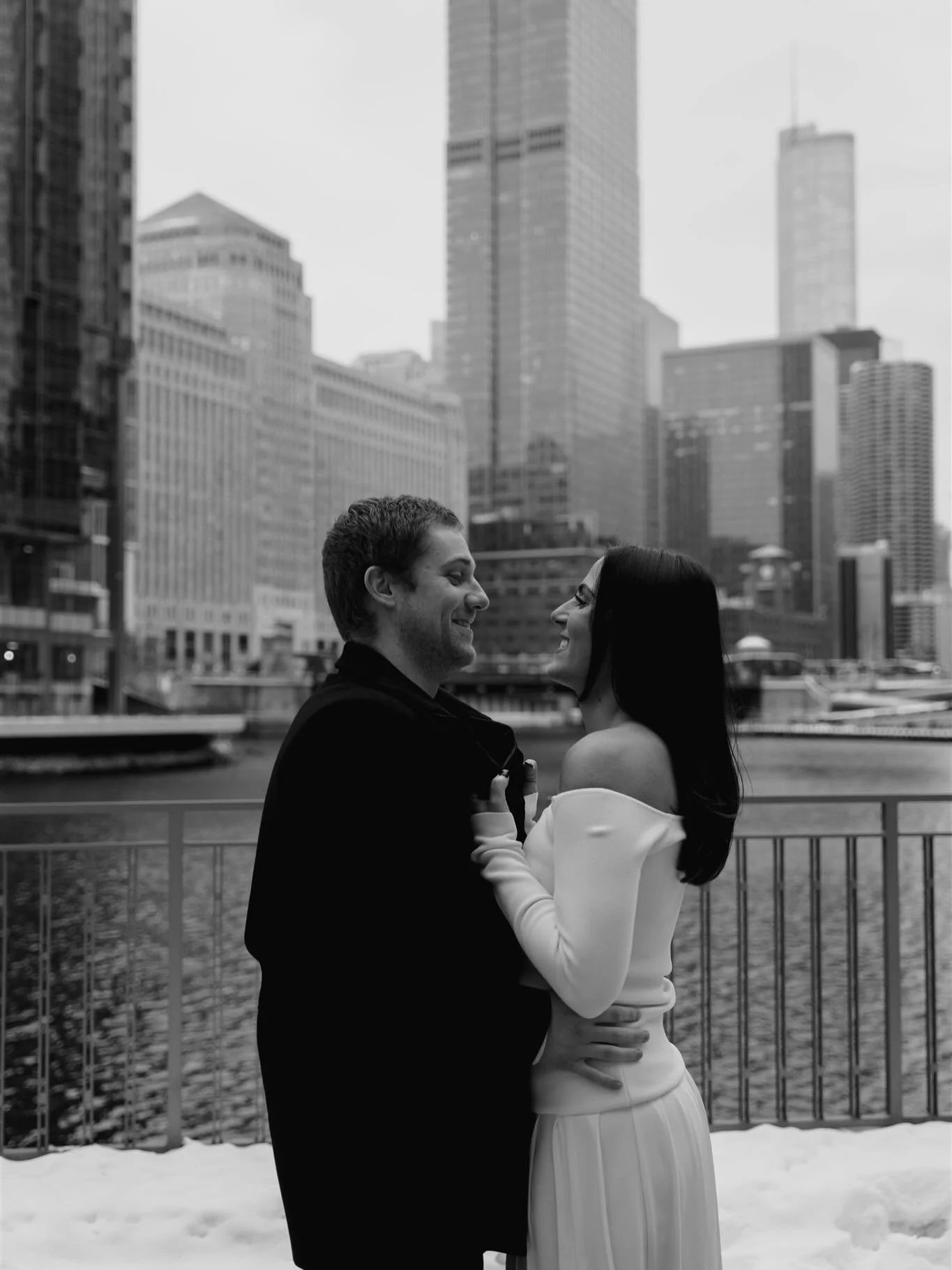 📍Chicago | The cold weather was worth bouncing around the town to capture this magical engagement session ✨
.
.