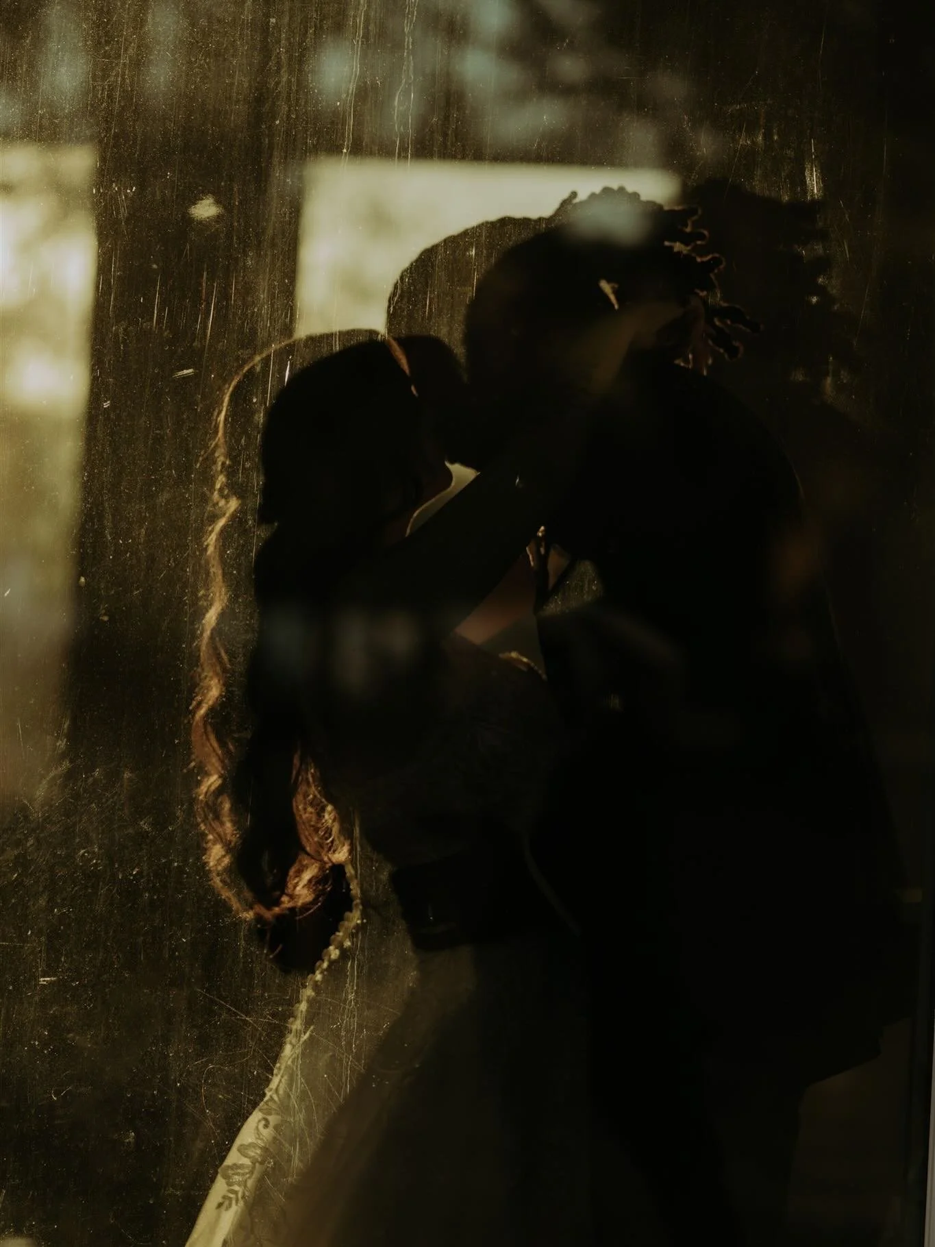 g o l d e n ✨ h o u r
.
.
.
Venue: @thewhitewoodranch 
Coordinating: @smseventdesign 
Dj &amp; video: @lamourweddingsandevents 
Make up/ hair: @kissandmakeuporlando 
Decor: @premiereventsorlando 
Bartending: @traditionseventservices 
.
.
#destination