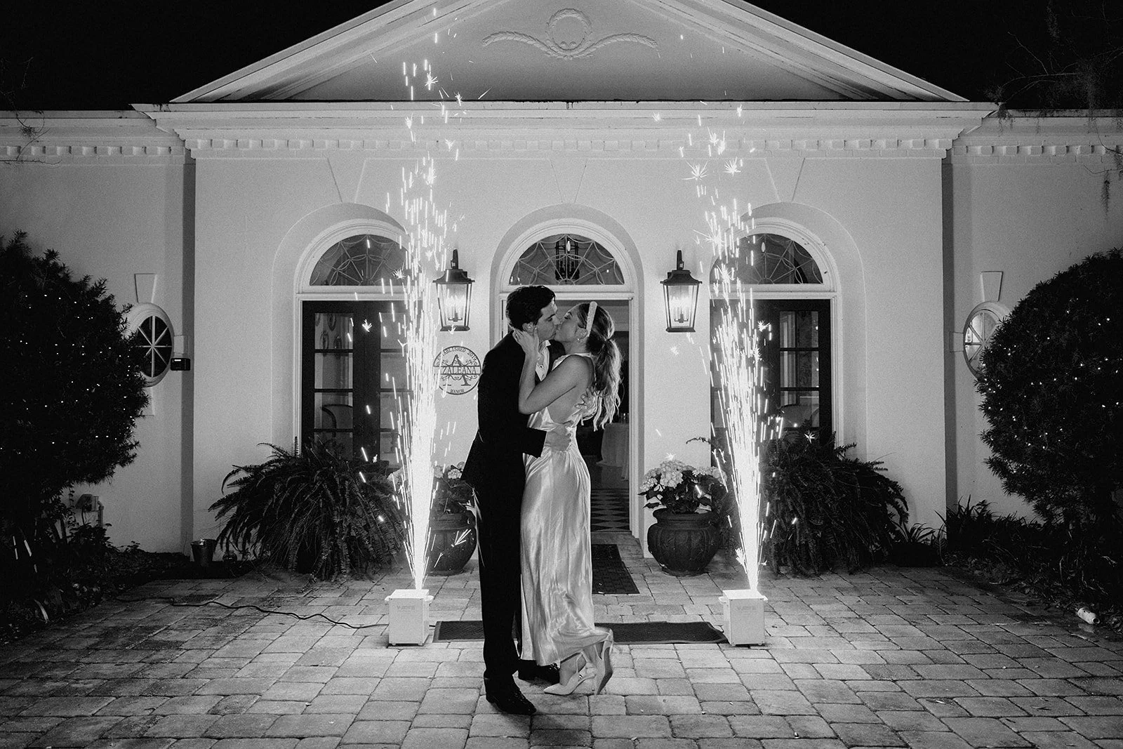 E+RWeddingSneakPeeks_MakaylaEarlPhoto-5323-2.jpg
