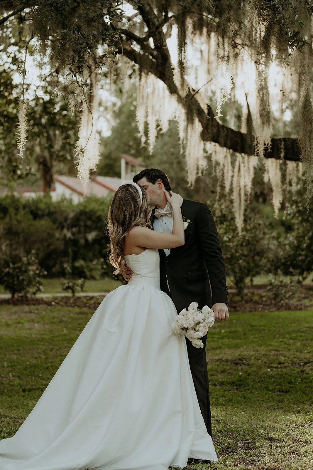 E+RWeddingSneakPeeks_MakaylaEarlPhoto-06336.jpg