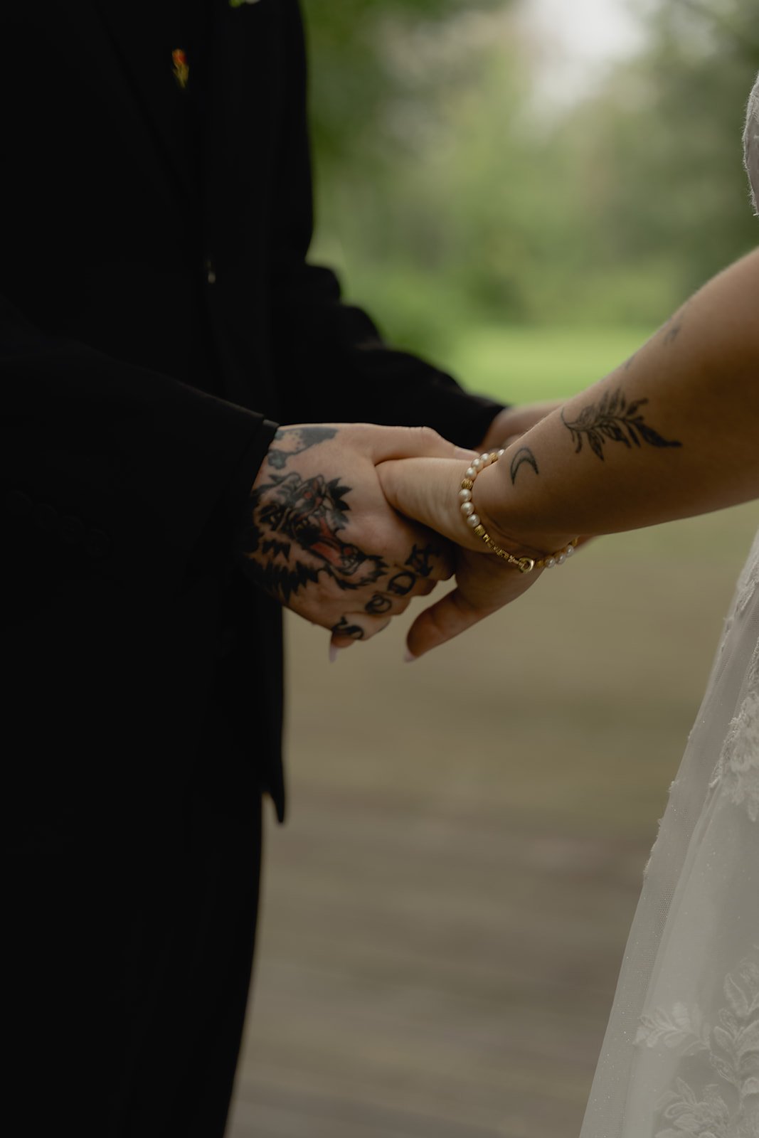 A&TSNEAKPEEKS_MAKAYLAEARLPHOTO-12.jpg