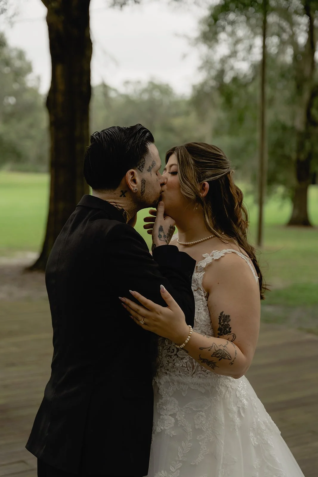 A&TSNEAKPEEKS_MAKAYLAEARLPHOTO-14.jpg