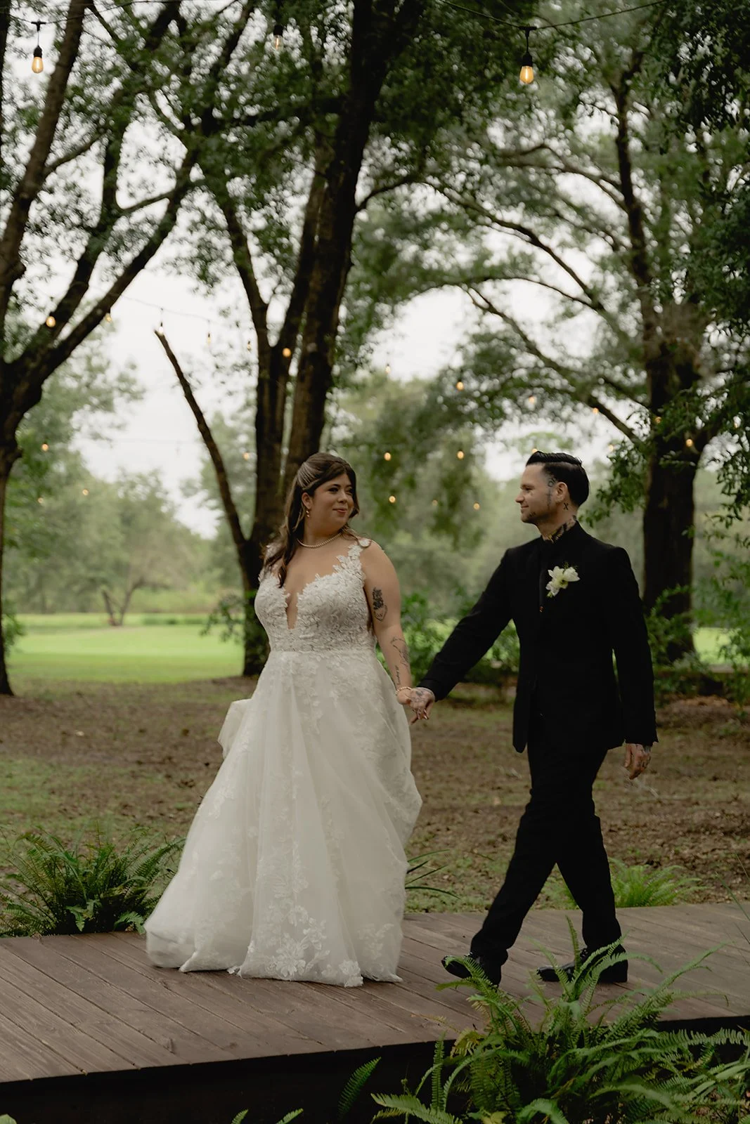 A&TSNEAKPEEKS_MAKAYLAEARLPHOTO-15.jpg