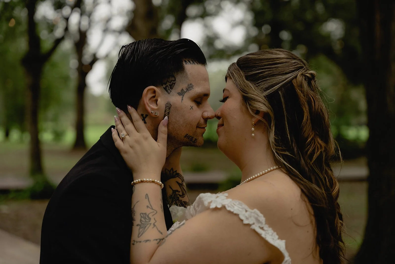 A&TSNEAKPEEKS_MAKAYLAEARLPHOTO-19.jpg