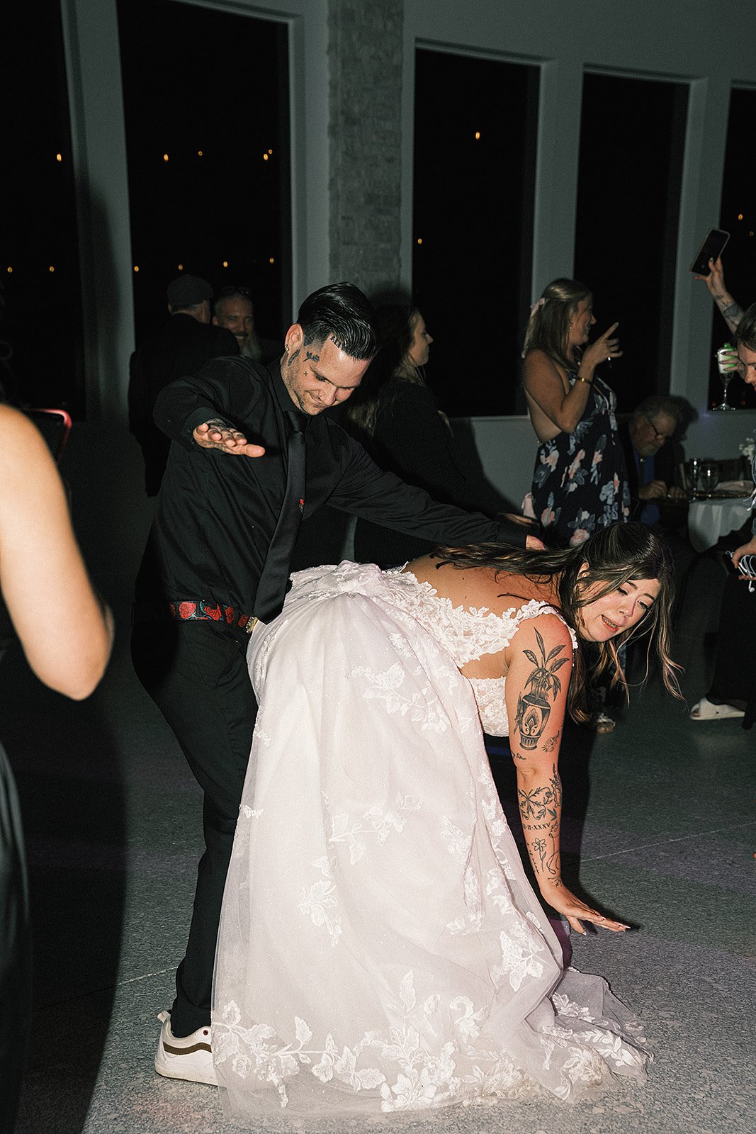 A&TSNEAKPEEKS_MAKAYLAEARLPHOTO-62.jpg