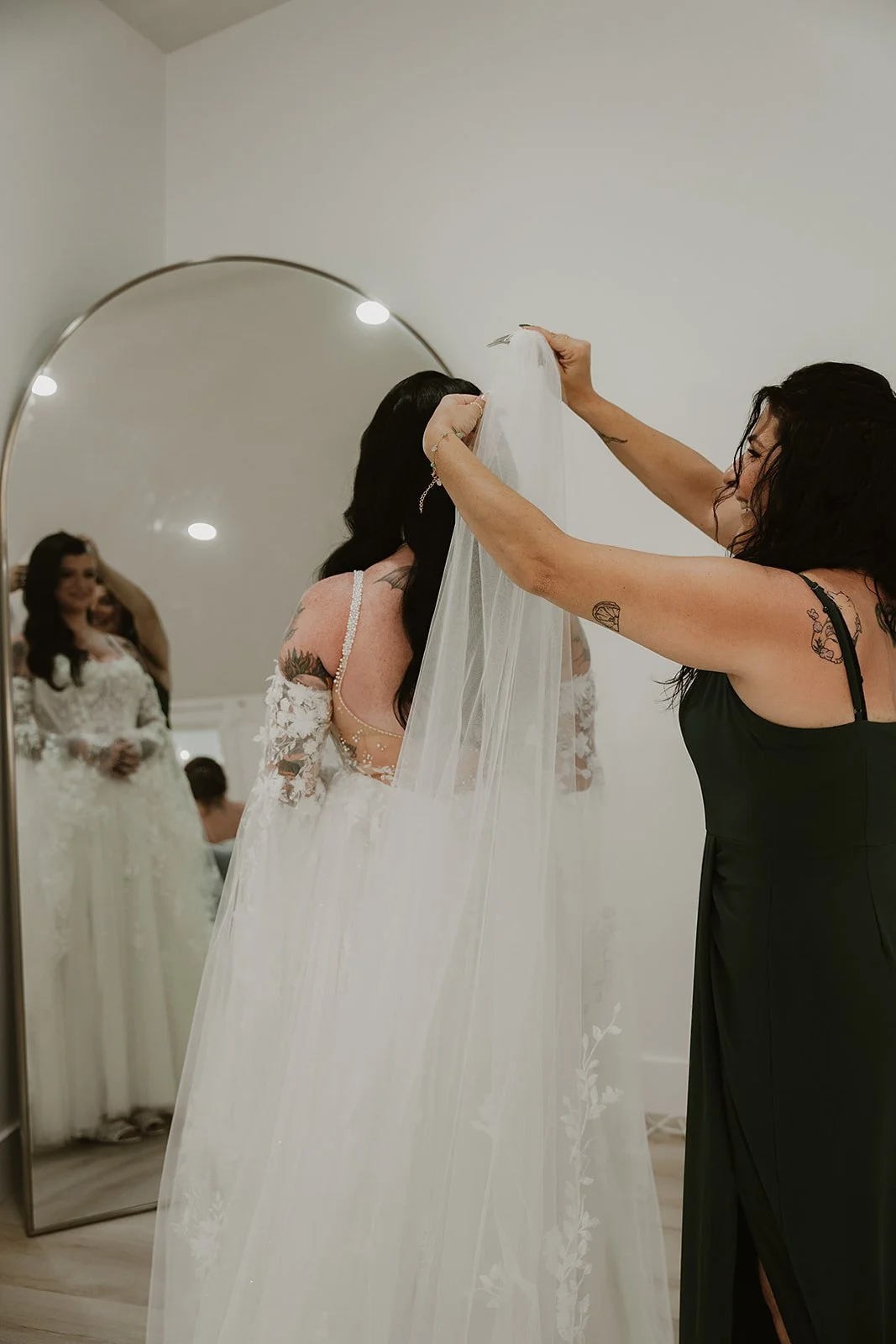 SNEAKPEEK_MAKAYLAEARLPHOTO-31.jpg