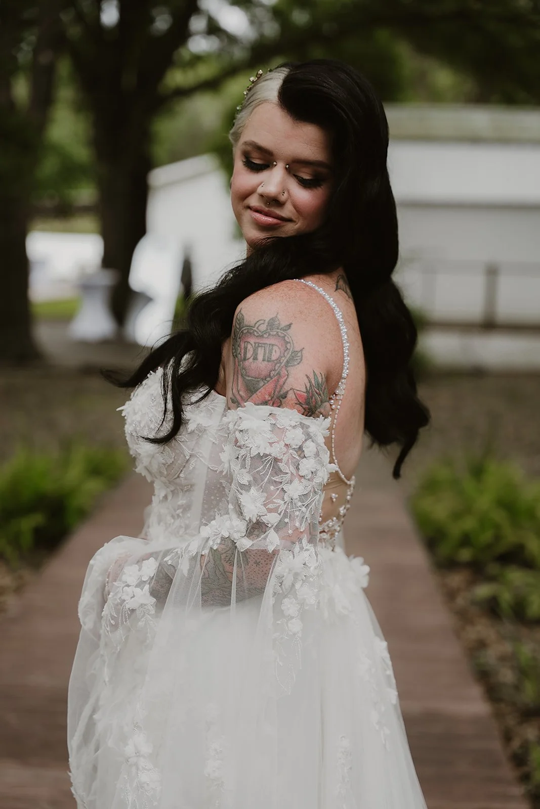 SNEAKPEEK_MAKAYLAEARLPHOTO-42.jpg